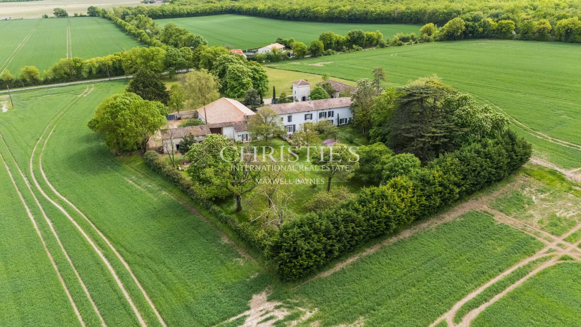4 Bedroom Villa/Townhouse's Image 34