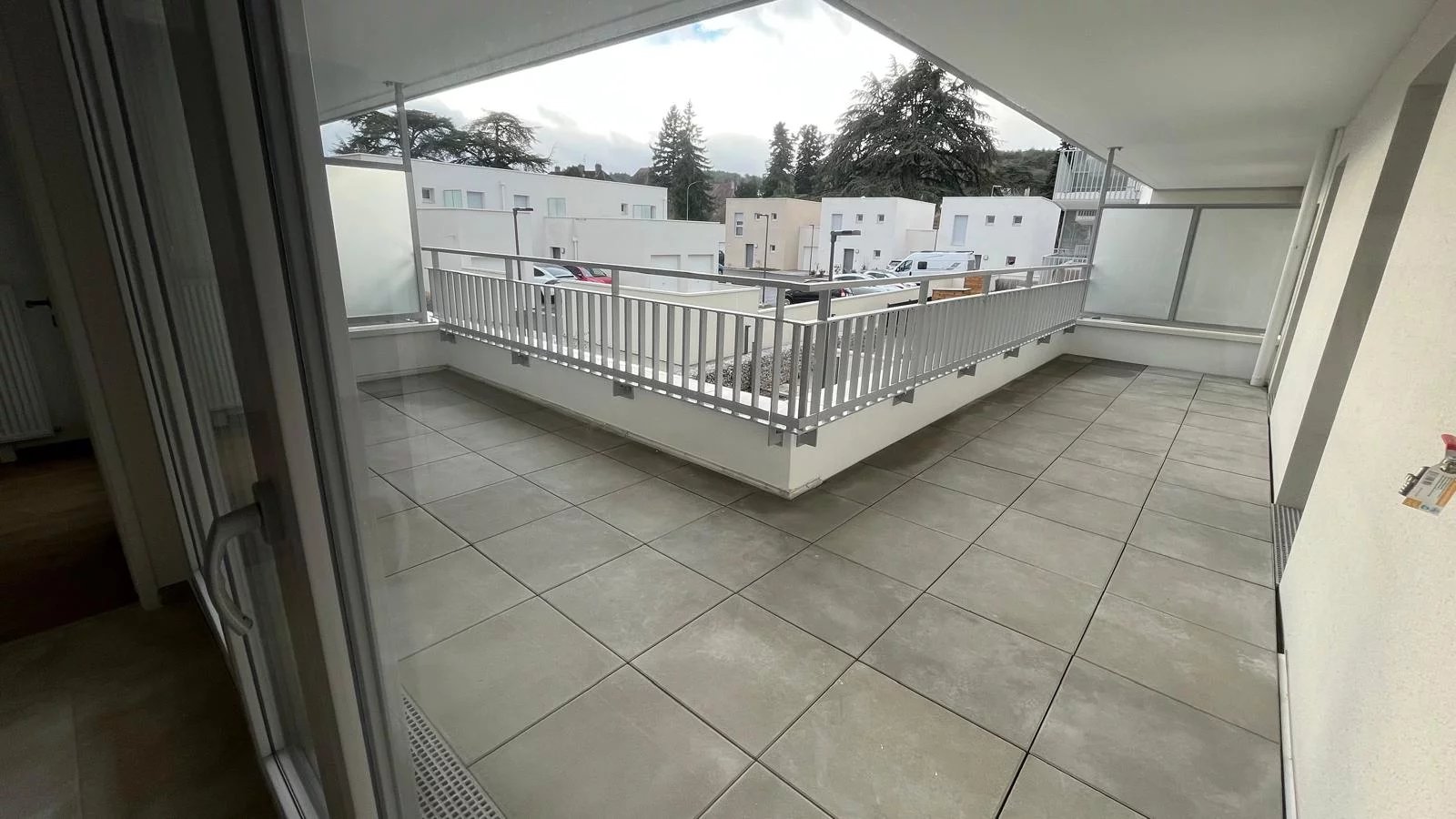 A LOUER T4 82 m² résidence neuve parking/terrasse
