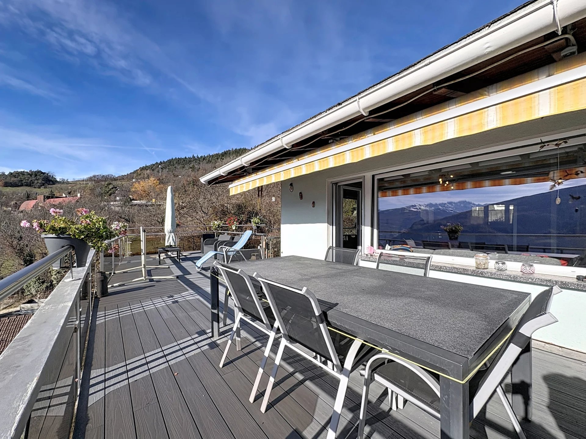 Spacieuse villa, vue panoramique et jacuzzi