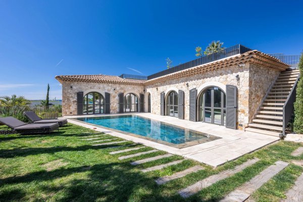 Seafront Luxury Villa in Cap d'Antibes | Exceptional Family Estate — photo 3