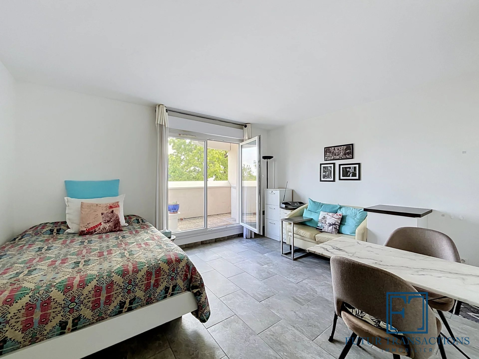 Appartement 1 pièce 25 m² · à Montigny-le-Bretonneux · 25 m² · 177 000 €