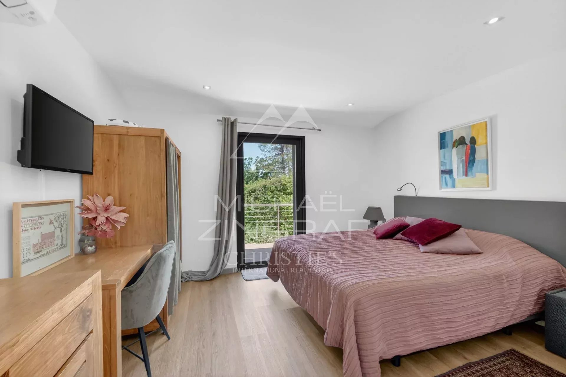 4 Bedroom Villa/Townhouse's Image 7