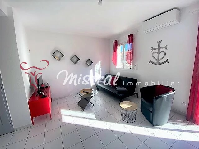 AIGUES-MORTES VILLA  4 PIECES MEUBLEE AVEC JARDIN SECTEUR CO