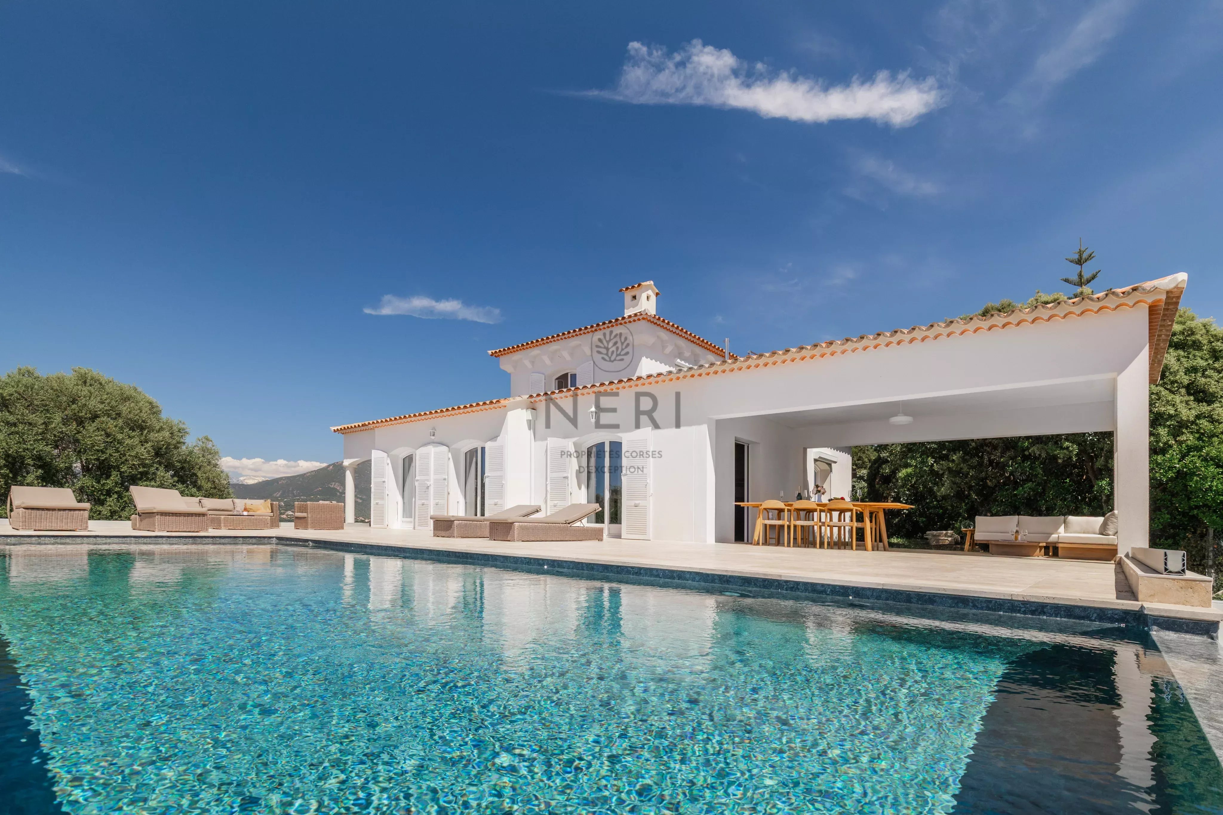 Villa DAVIA - 5 chambres avec 1 appartement, vue mer panoramique, piscine