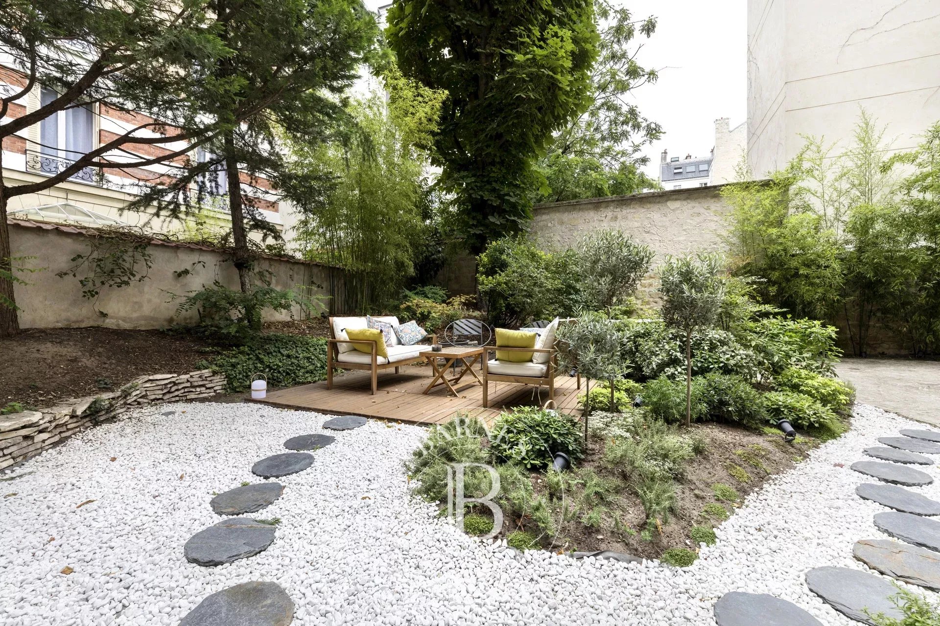 Sablons - Atypical old apartment with garden