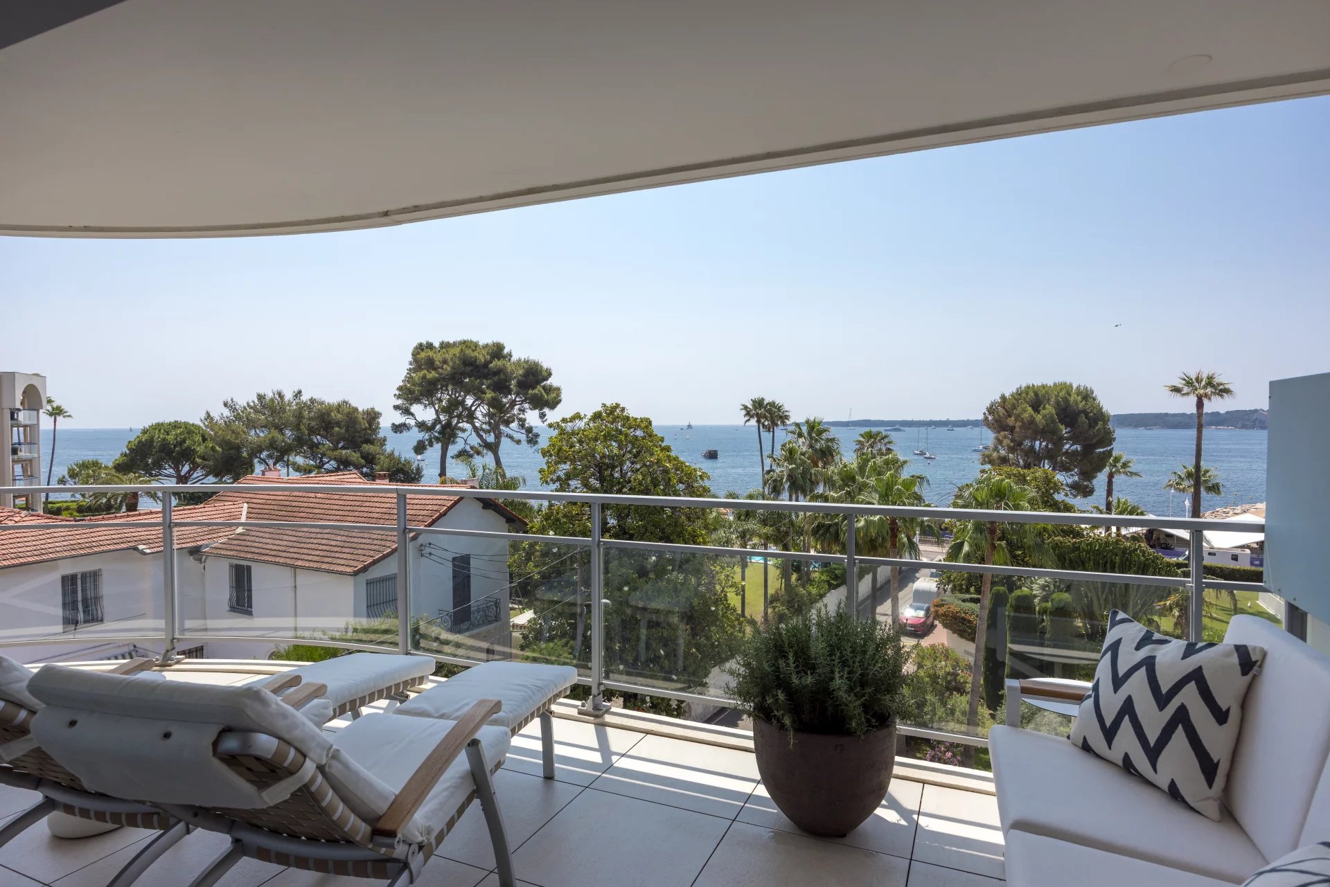 Sale Apartment Cannes Pointe Croisette