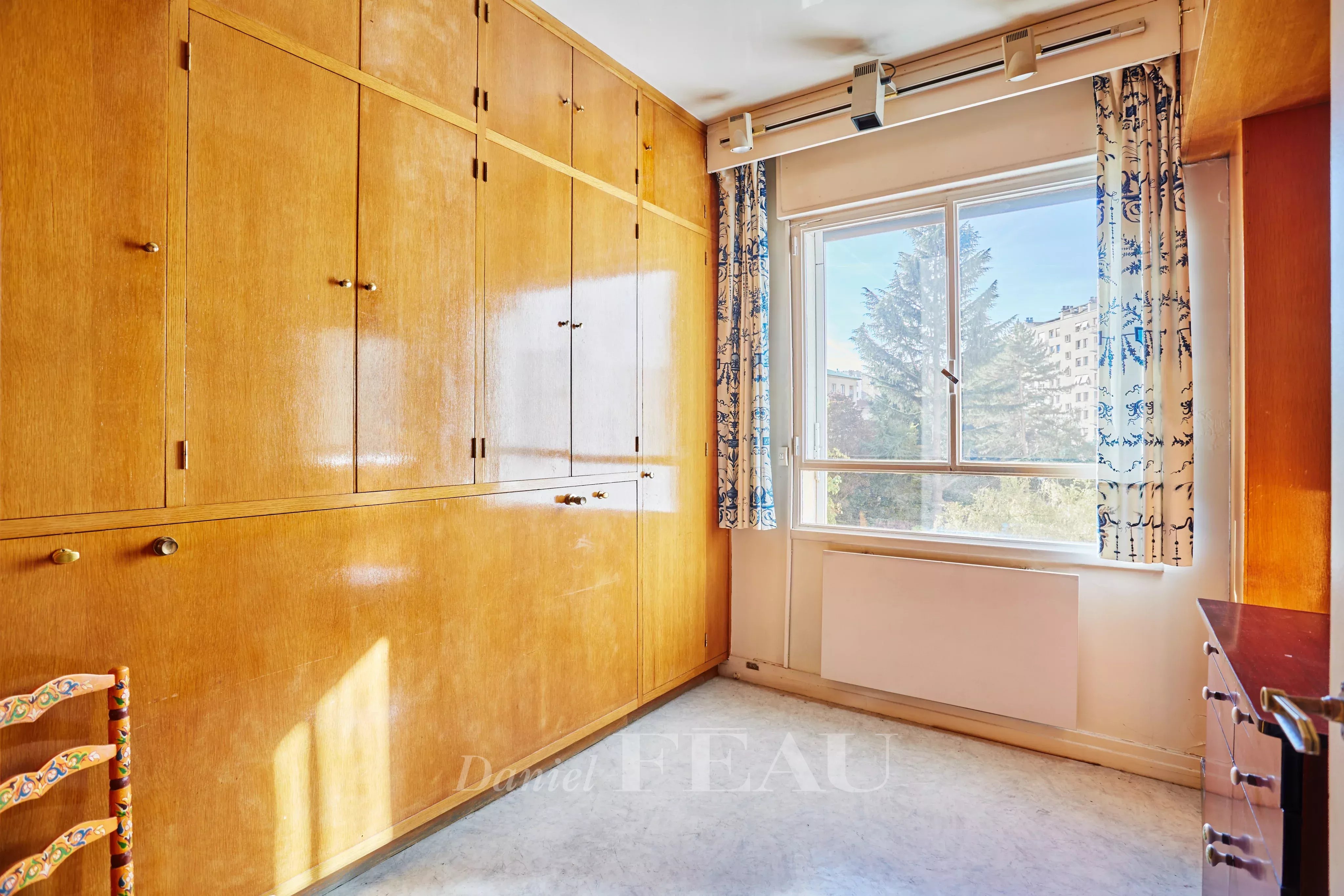Sale Apartment Paris 16th