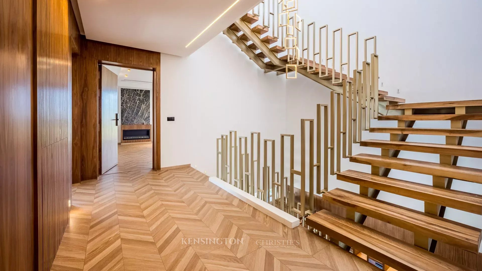 5 Bedroom Villa/Townhouse's Image 13