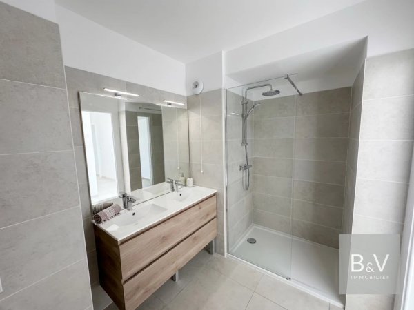 3-Bedroom Apartment in La Roquette Sur Siagne — photo 4