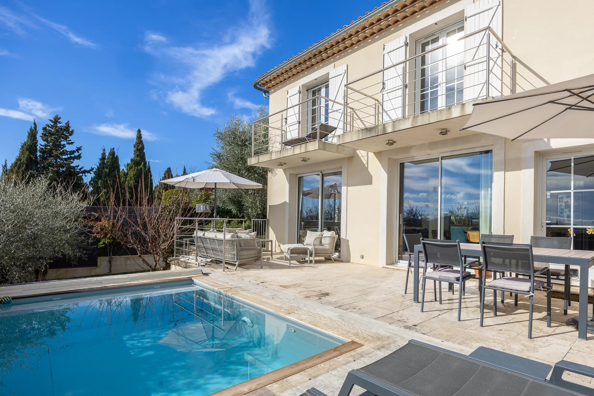 Lovely house in an elevated position with panoramic views