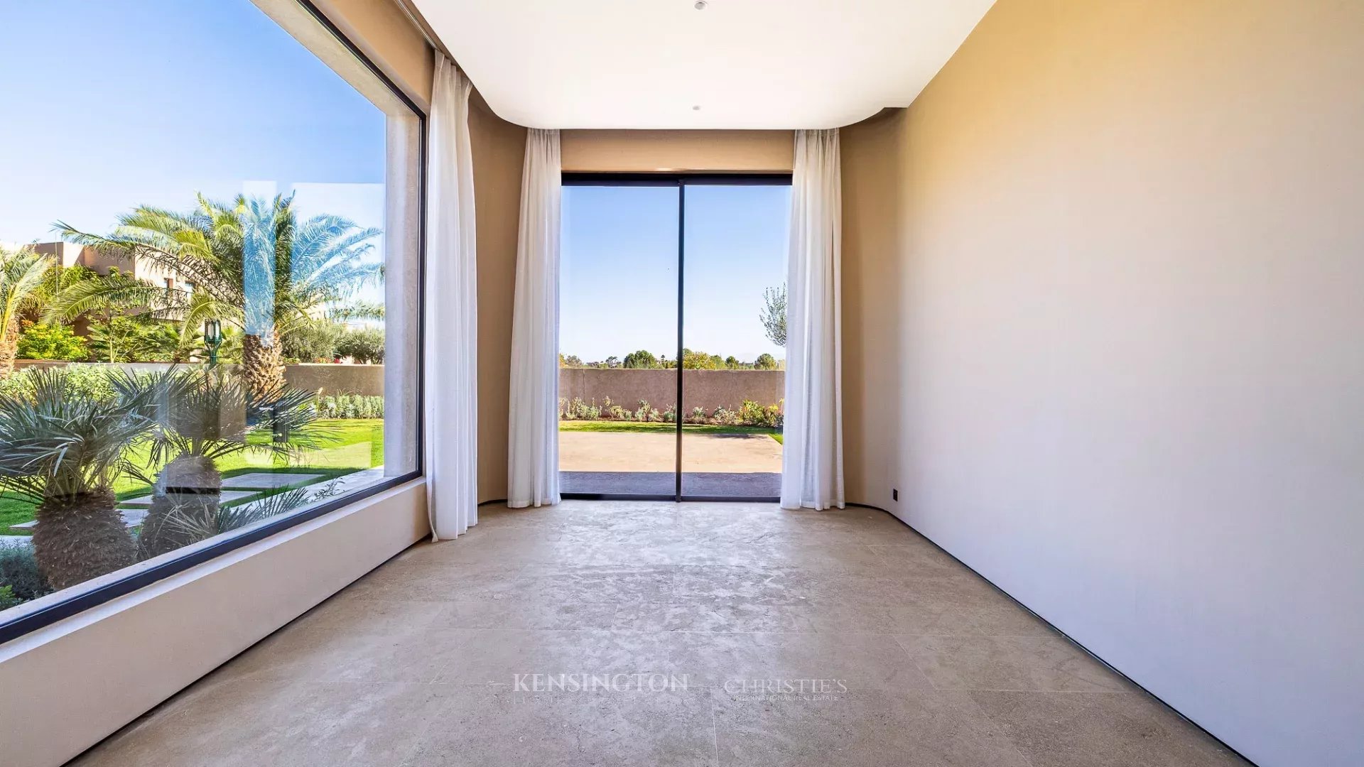 4 Bedroom Villa/Townhouse's Image 4