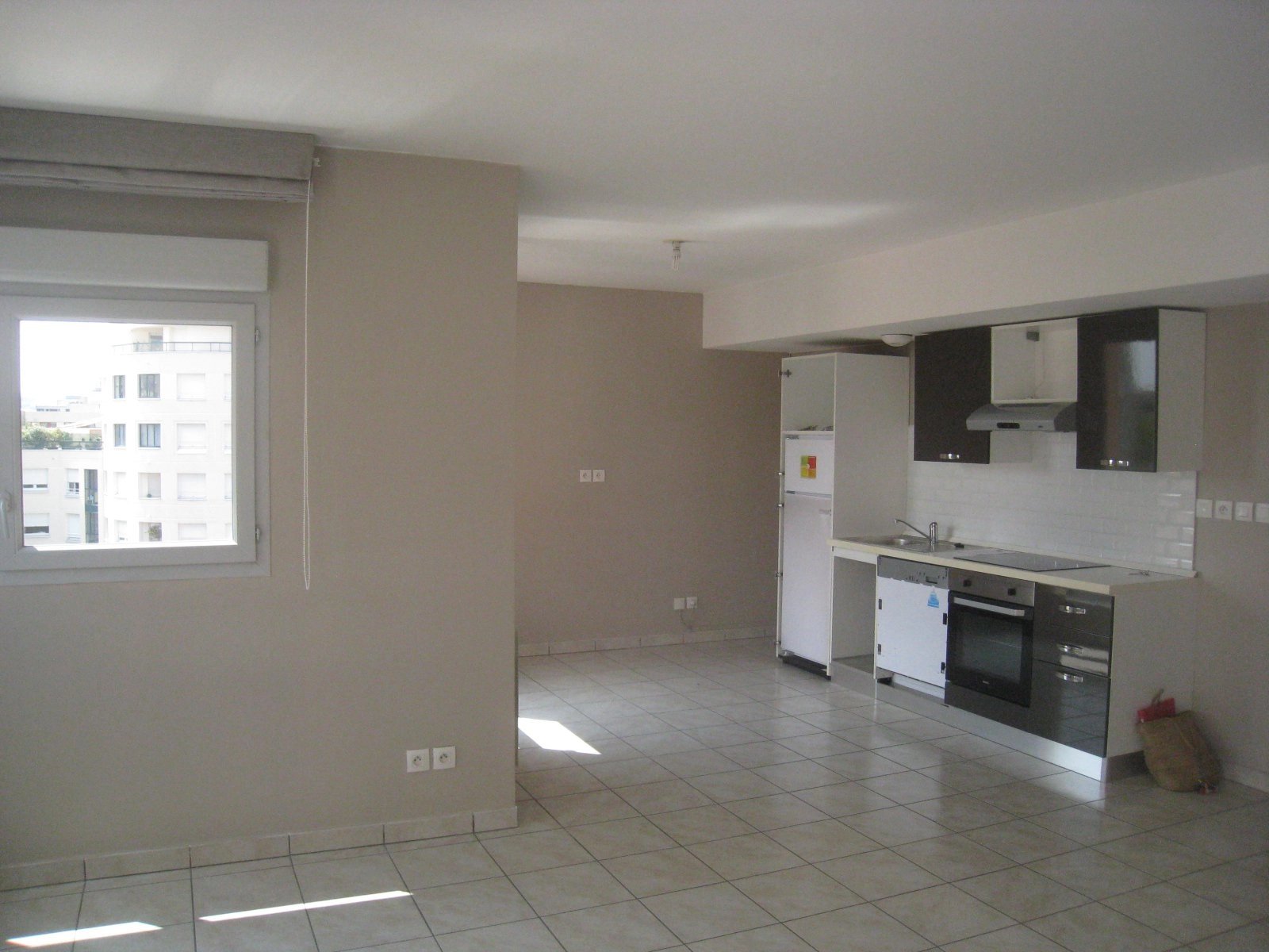 3075992 Location Villeurbanne