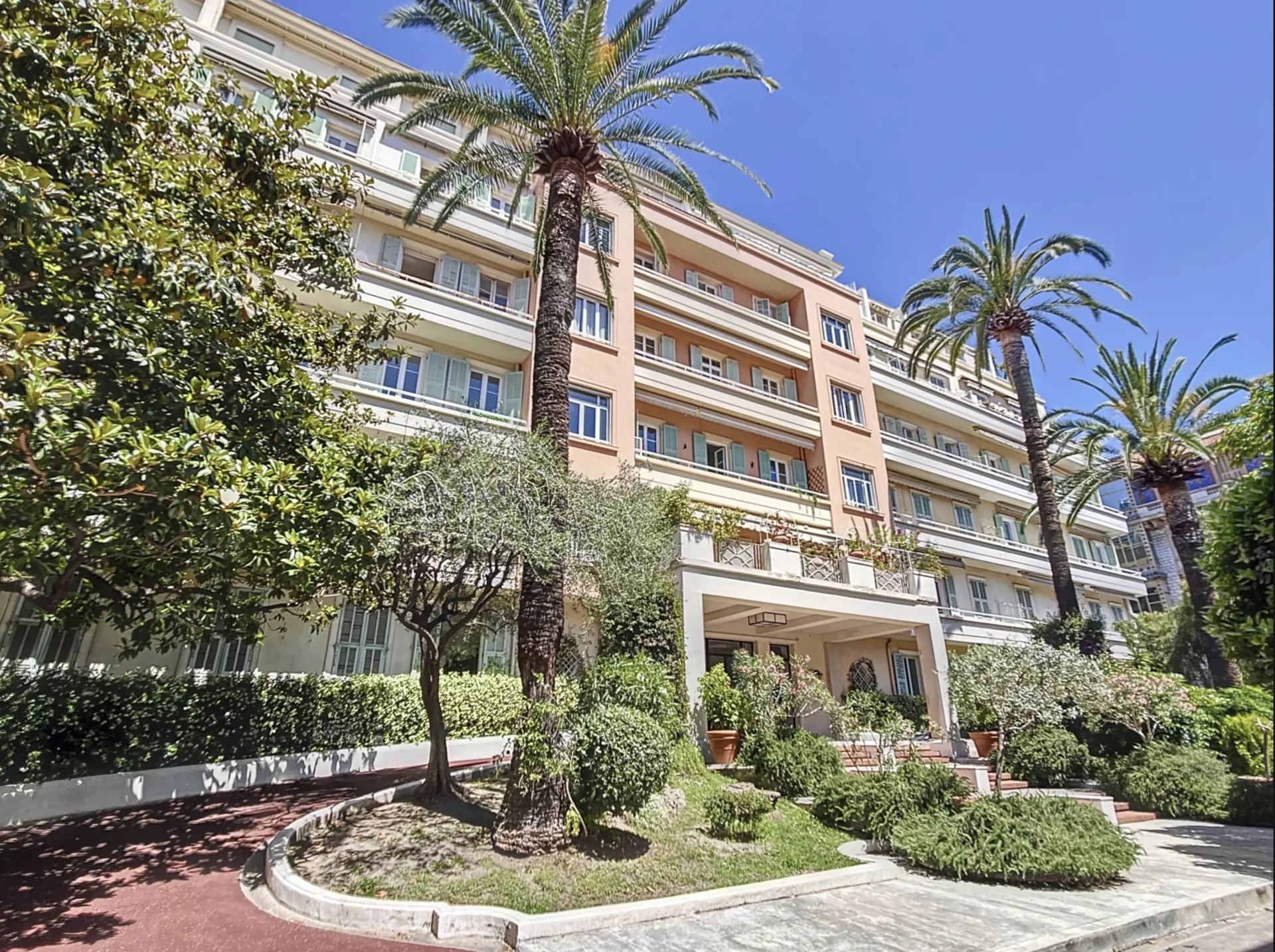 2 rooms apartemnt in Nice Carré d'Or