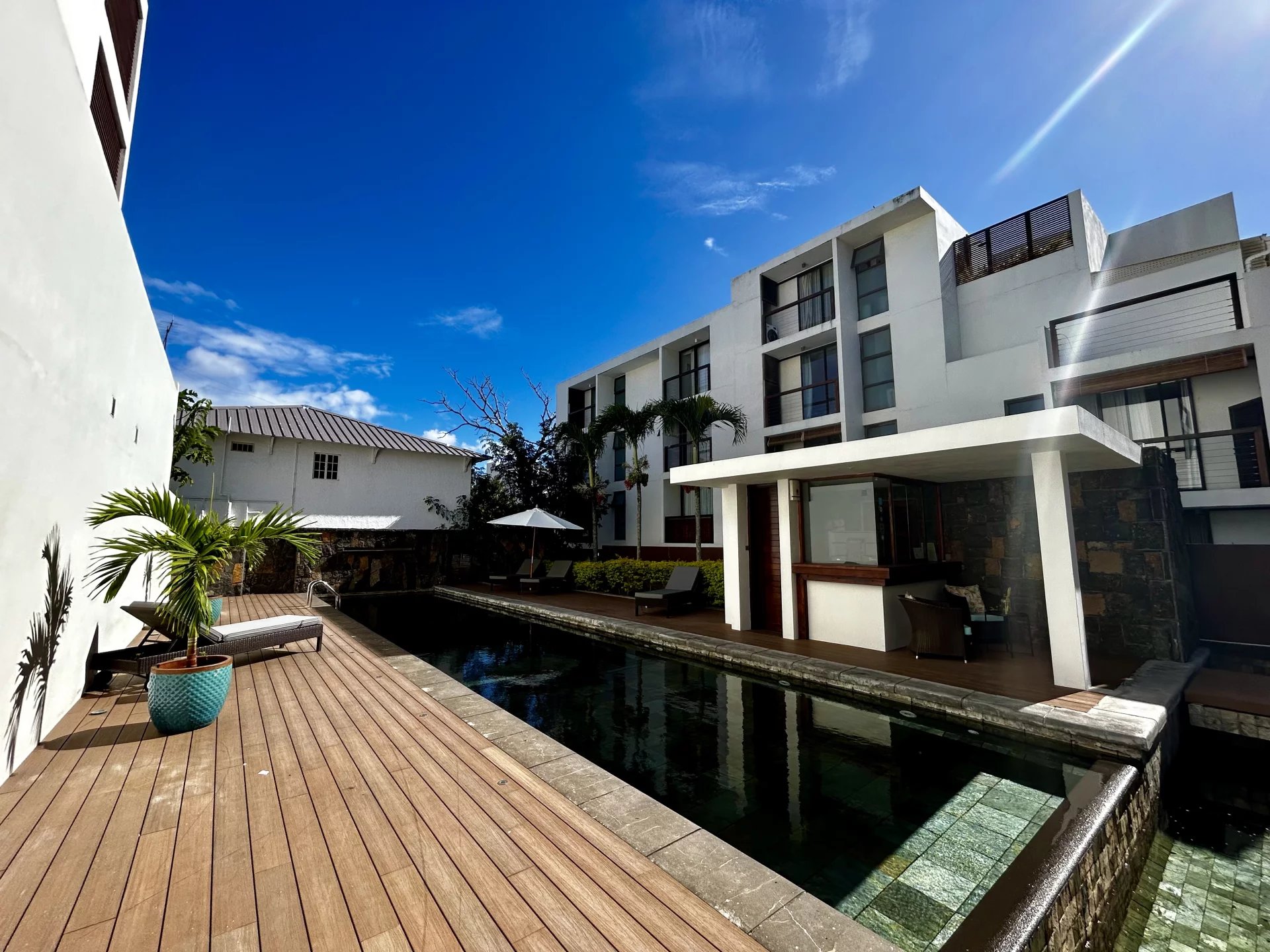 MONT CHOISY – Furnished apartment in secure residence – 2 bedrooms