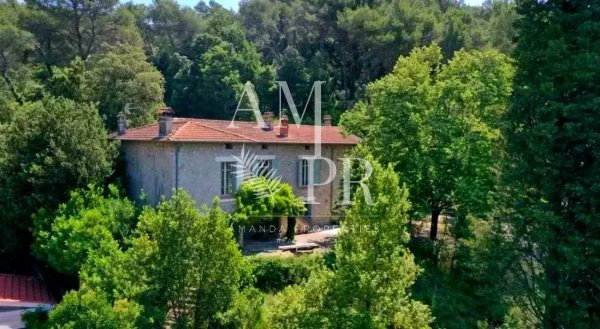 Exceptional stone property - 300m² of charm in the heart of nature — photo 6