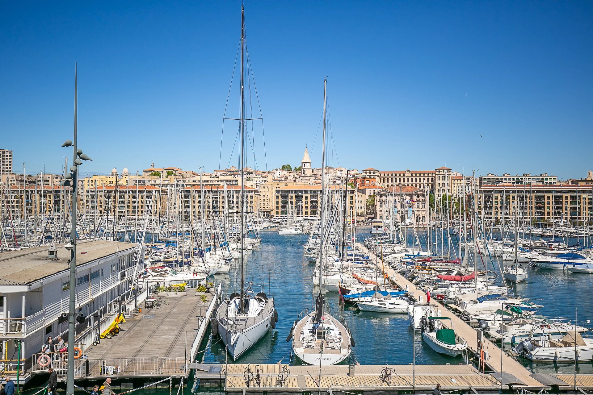 Marseille Vieux Port - Double usage locaux / habitation -  220m²