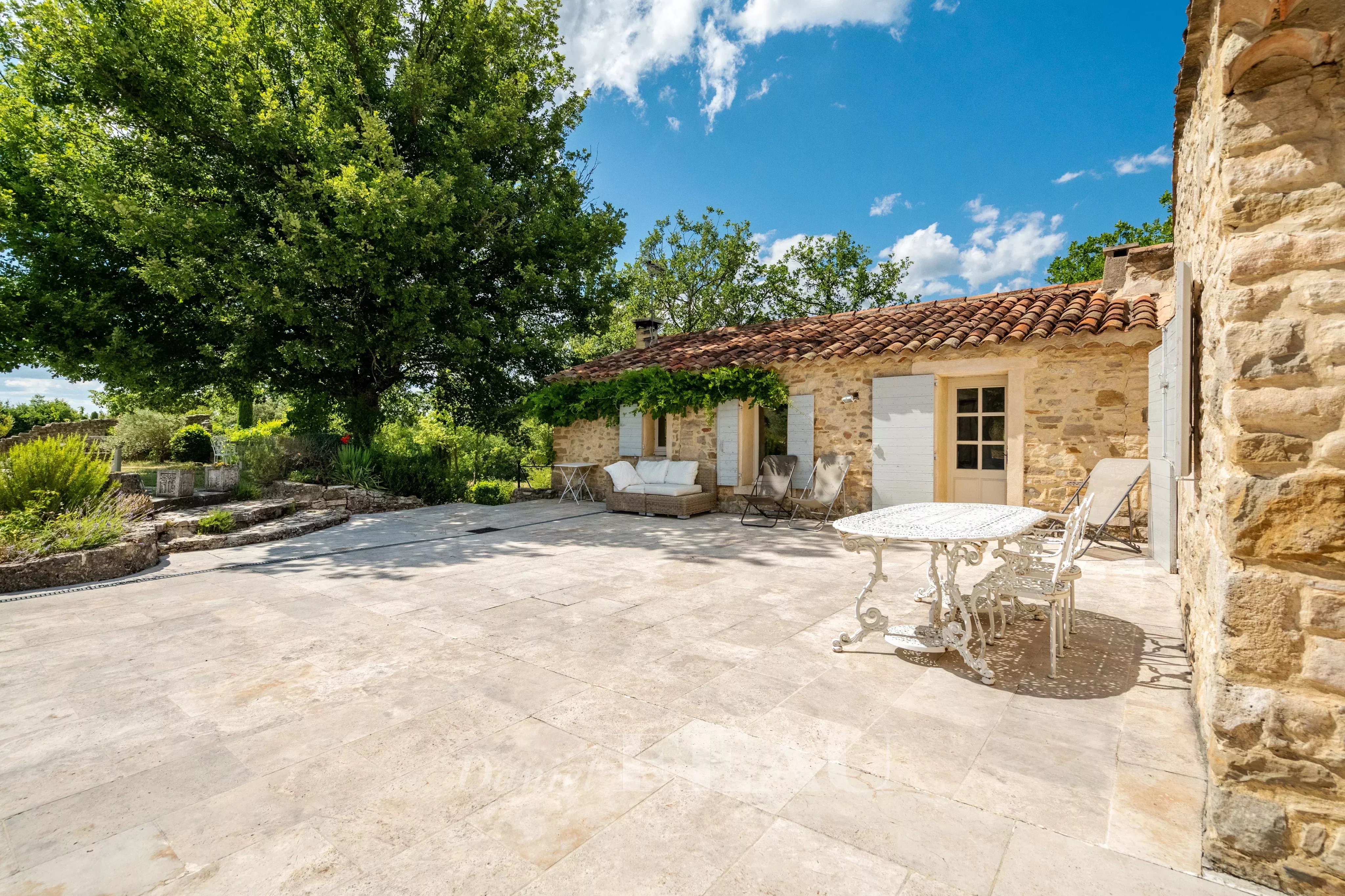 Cereste en Luberon - Mas avec vue