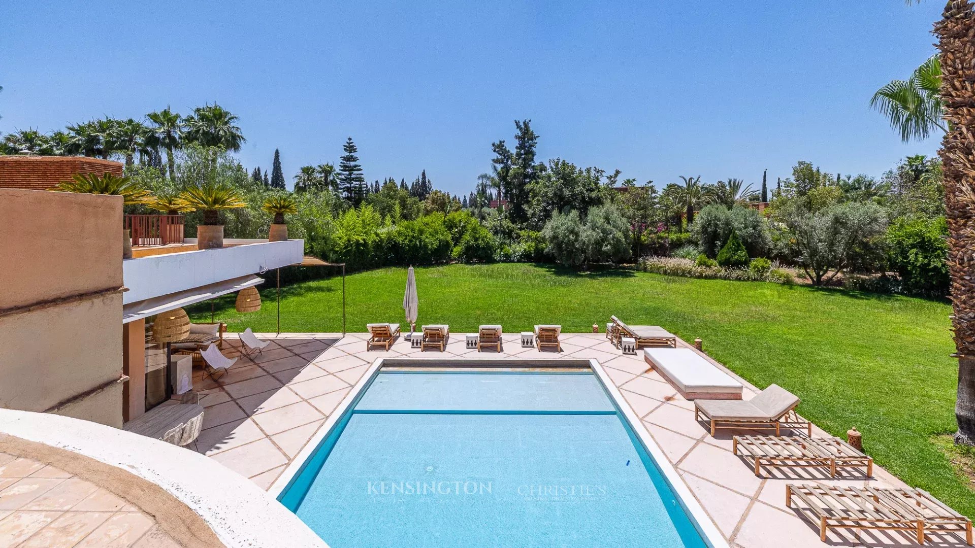 6 Bedroom Villa/Townhouse's Image 36
