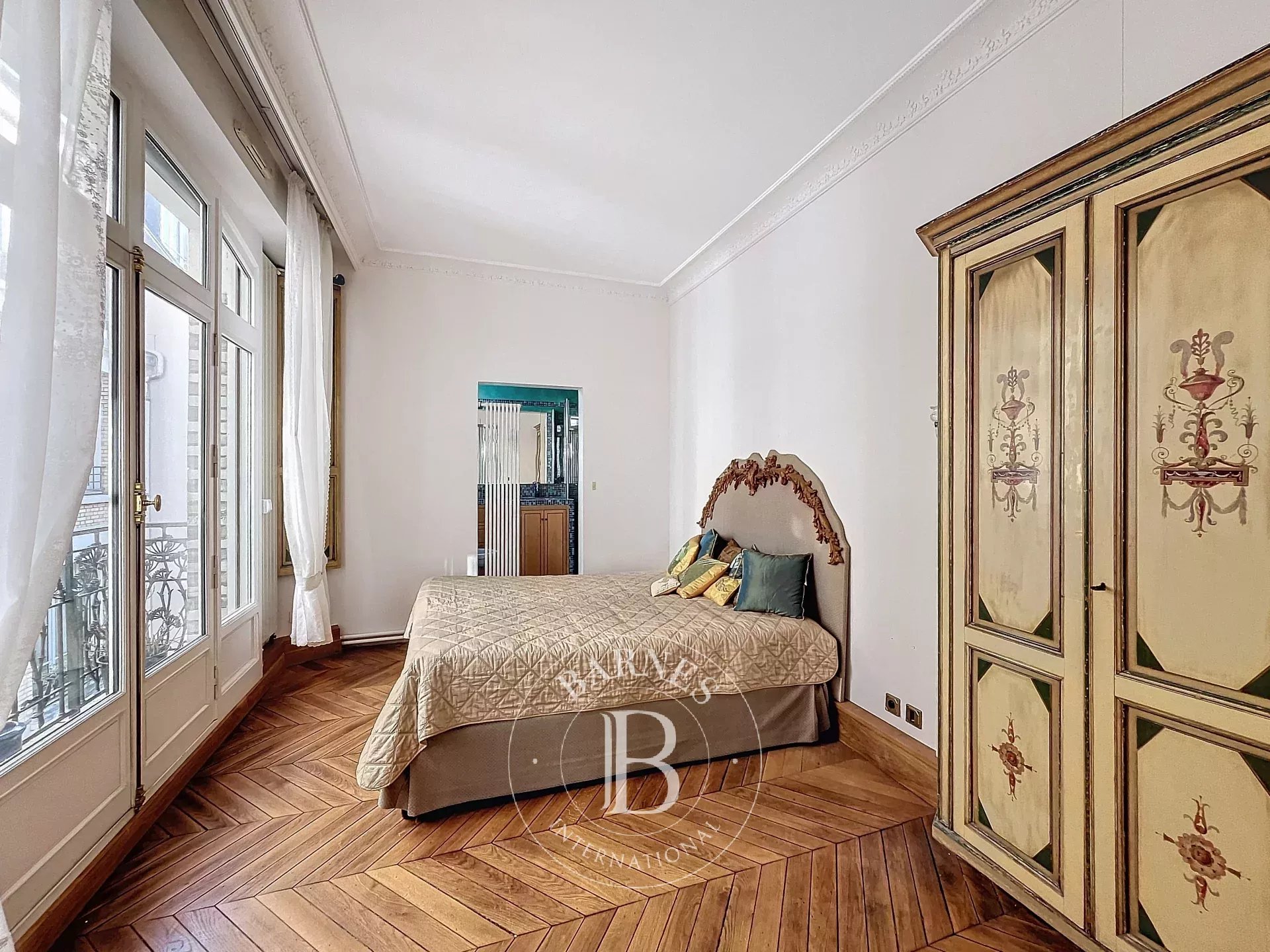 Daire Paris 8ème - picture 4