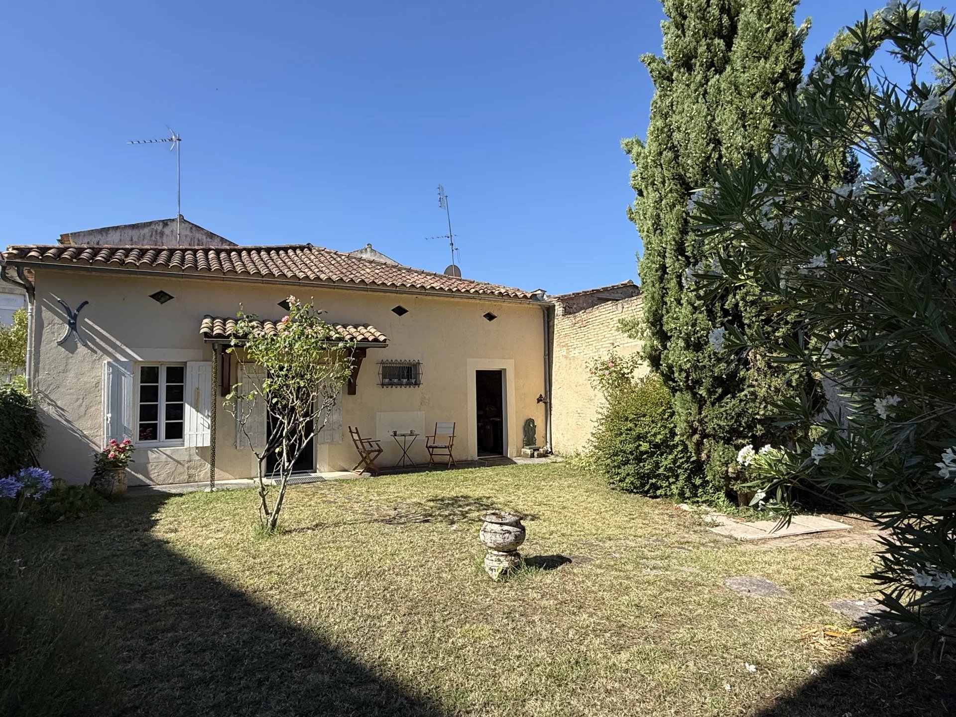 Agence immobilière de ROSER BEATRICE