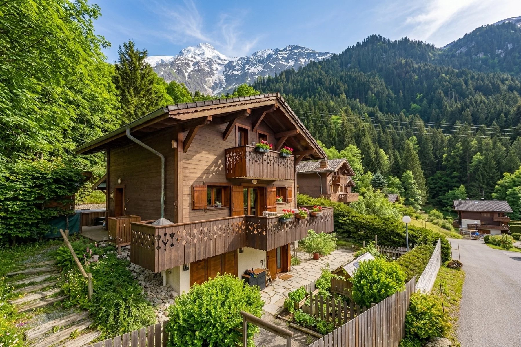 Photo of LES HOUCHES - Newly renovated 3-bedroom chalet
