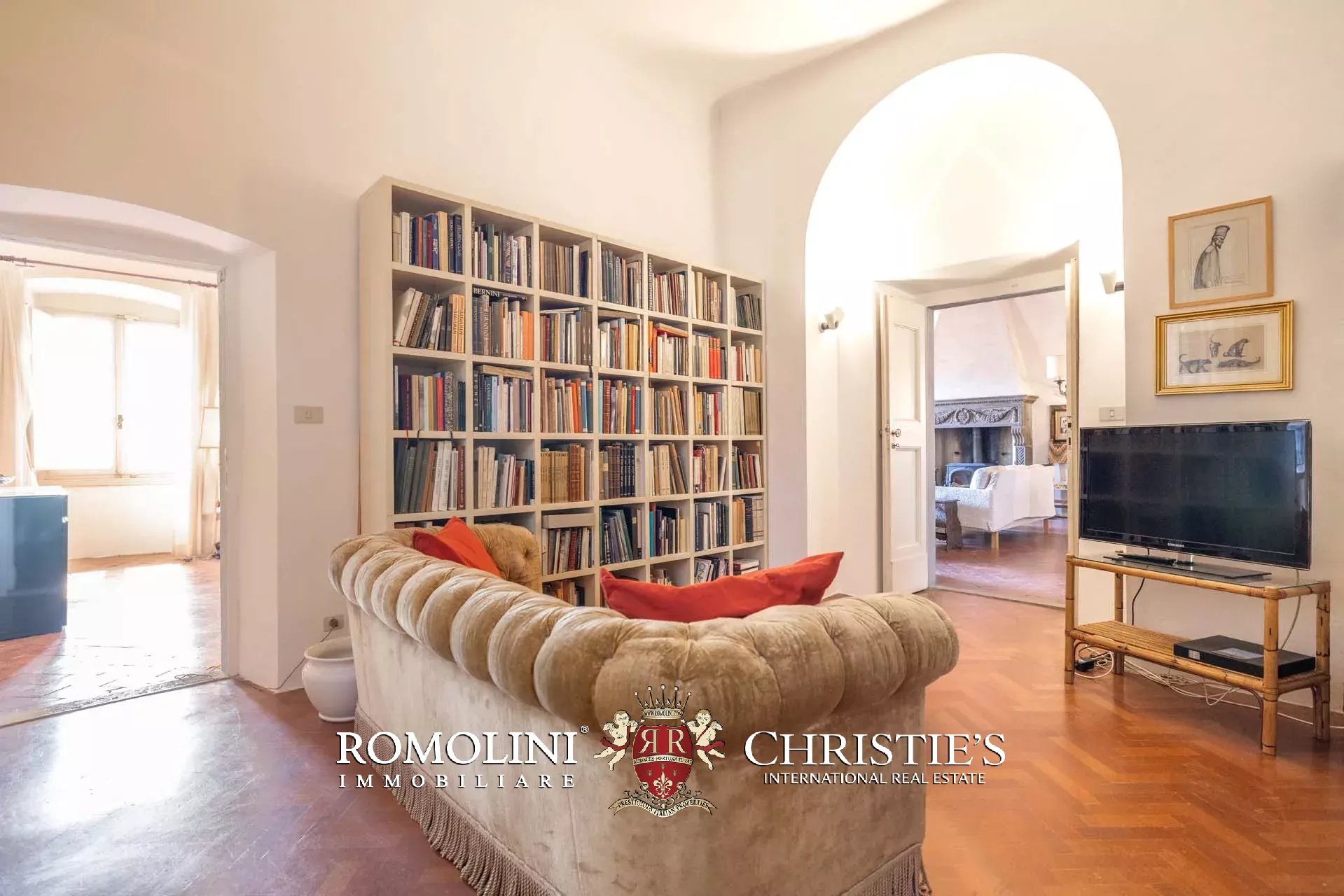 7 Bedroom Villa/Townhouse's Image 47