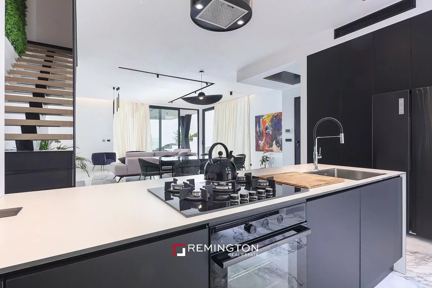 4 Bedroom Villa/Townhouse's Image 3