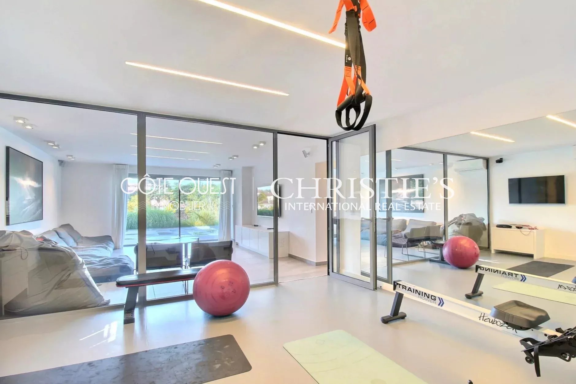 4 Bedroom Villa/Townhouse's Image 10