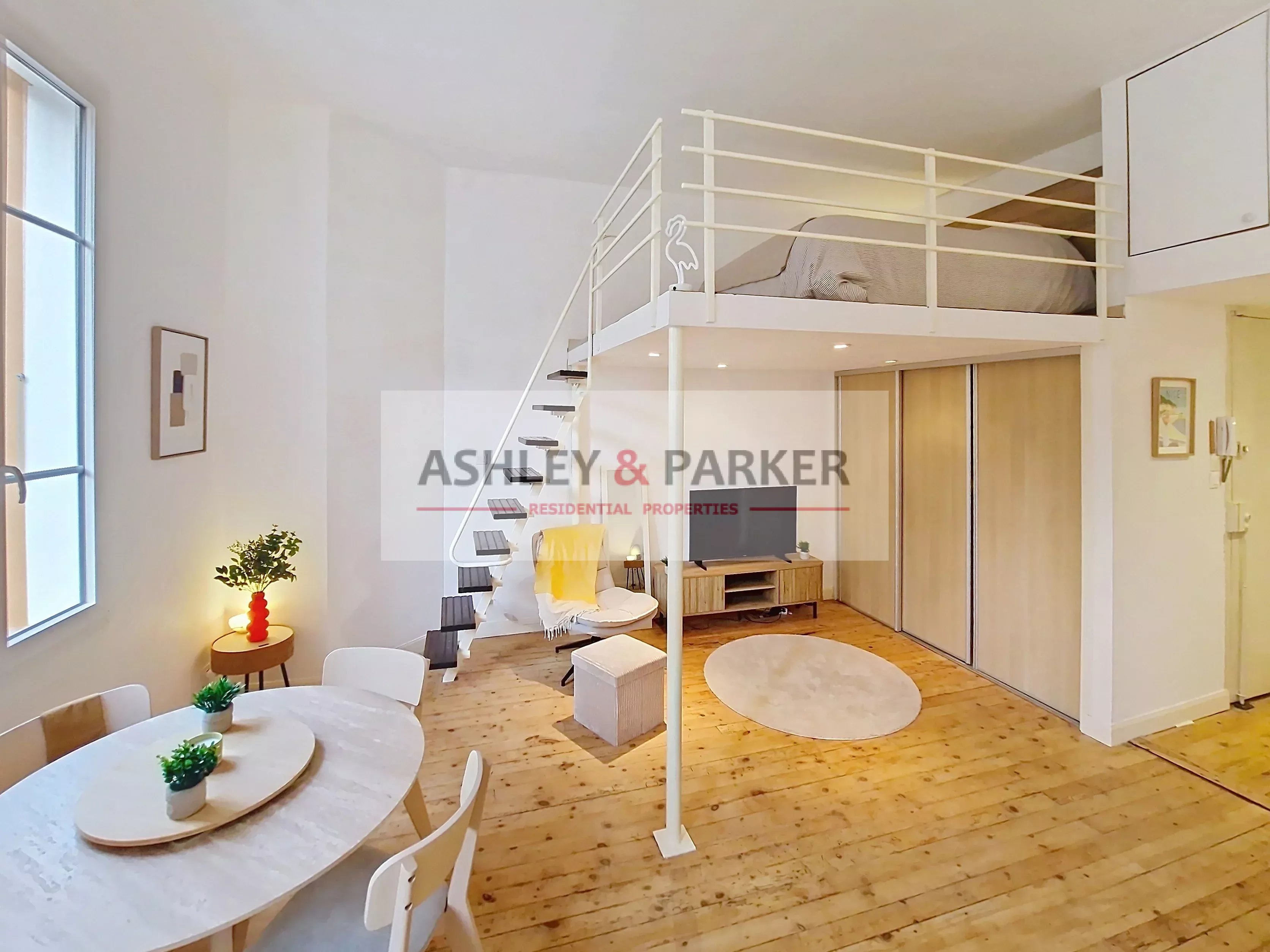 LOFT - Photo 4