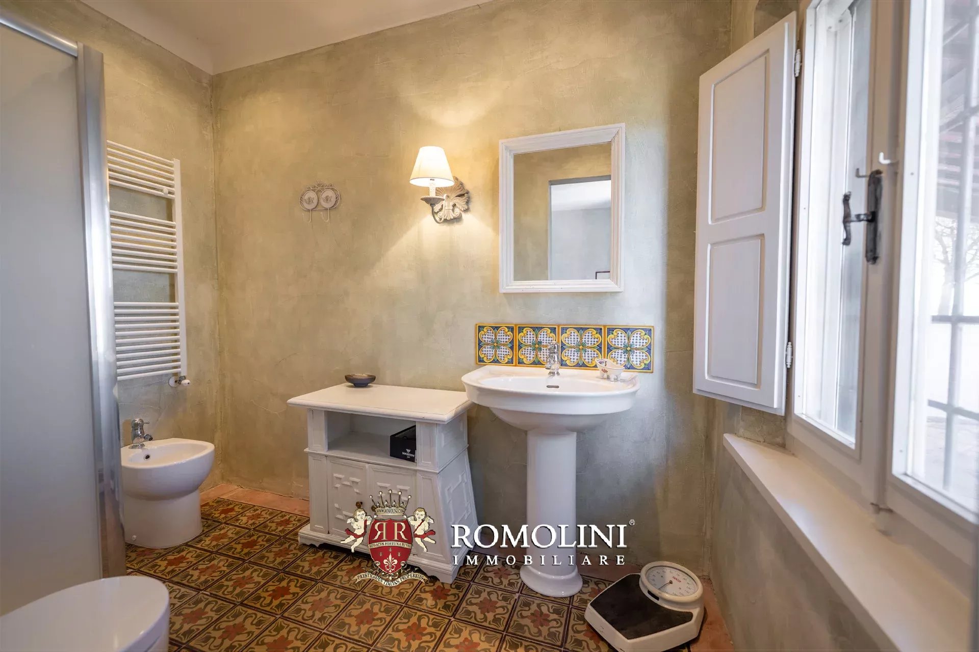 6 Bedroom Villa/Townhouse's Image 38