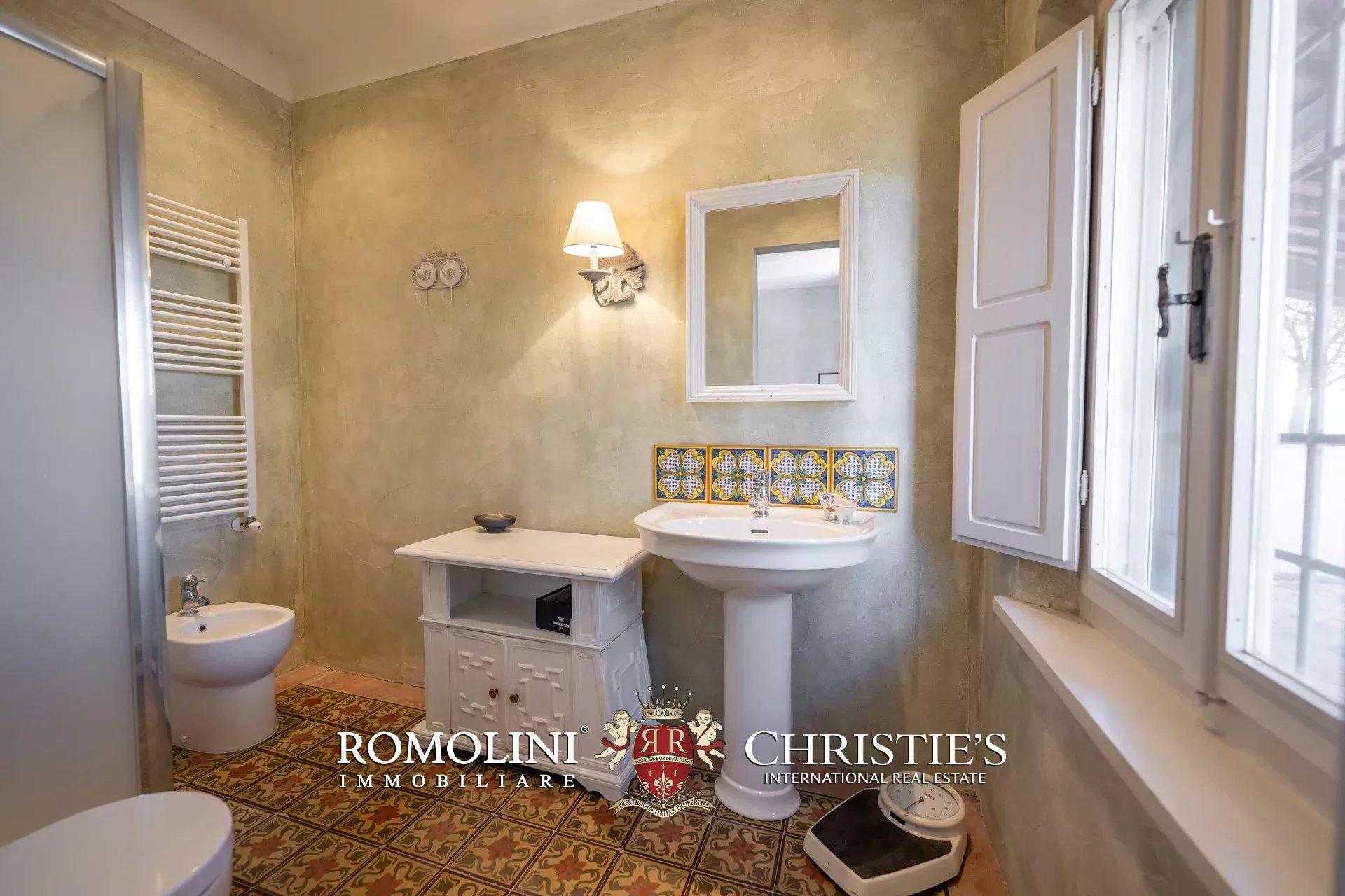6 Bedroom Villa/Townhouse's Image 38