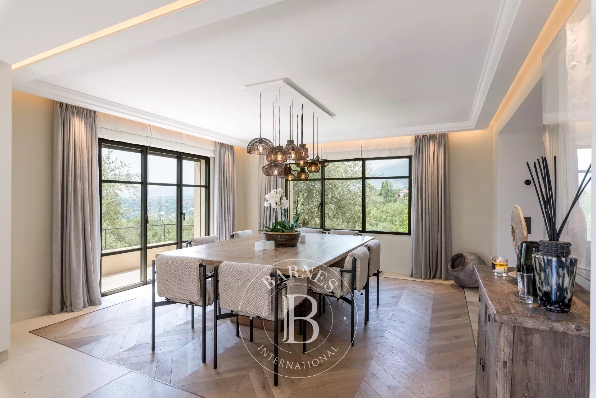 Ev Mougins - picture 6