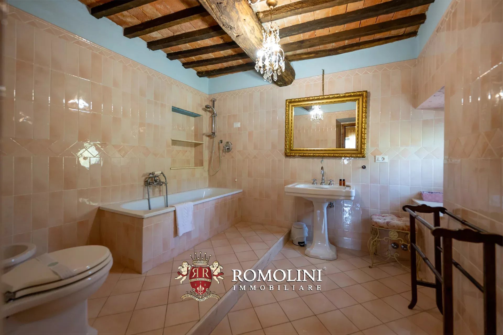 13 Bedroom Villa/Townhouse's Image 32