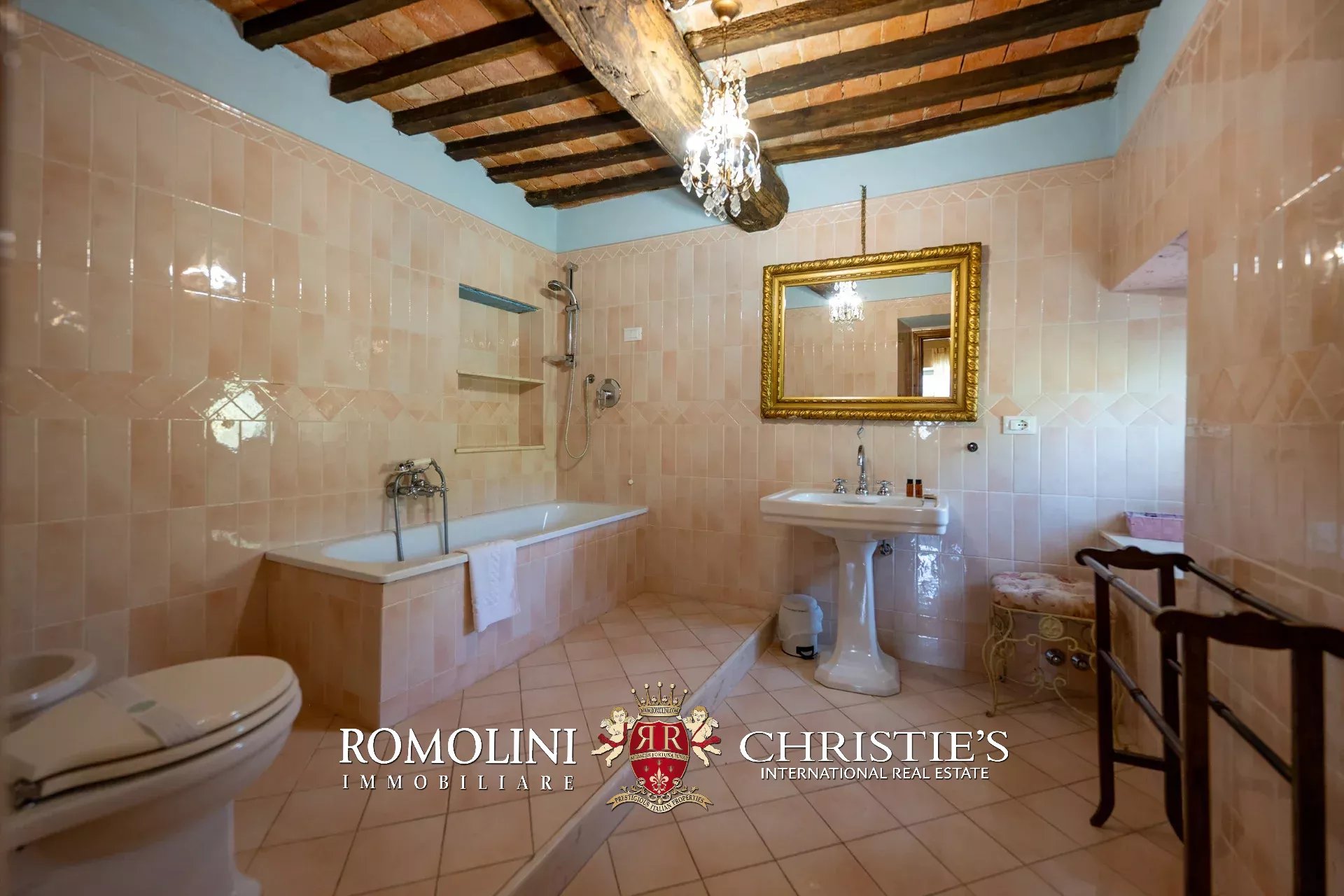 13 Bedroom Villa/Townhouse's Image 32
