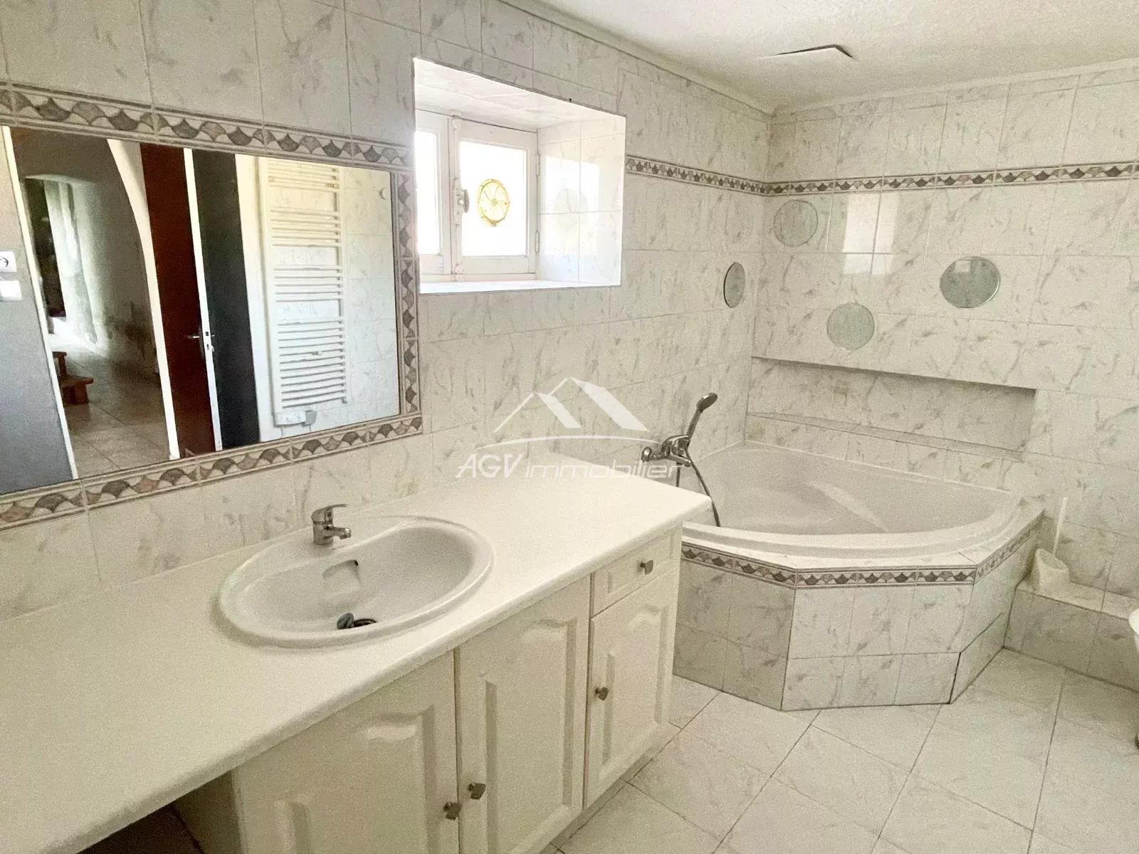 Sale House Brissac