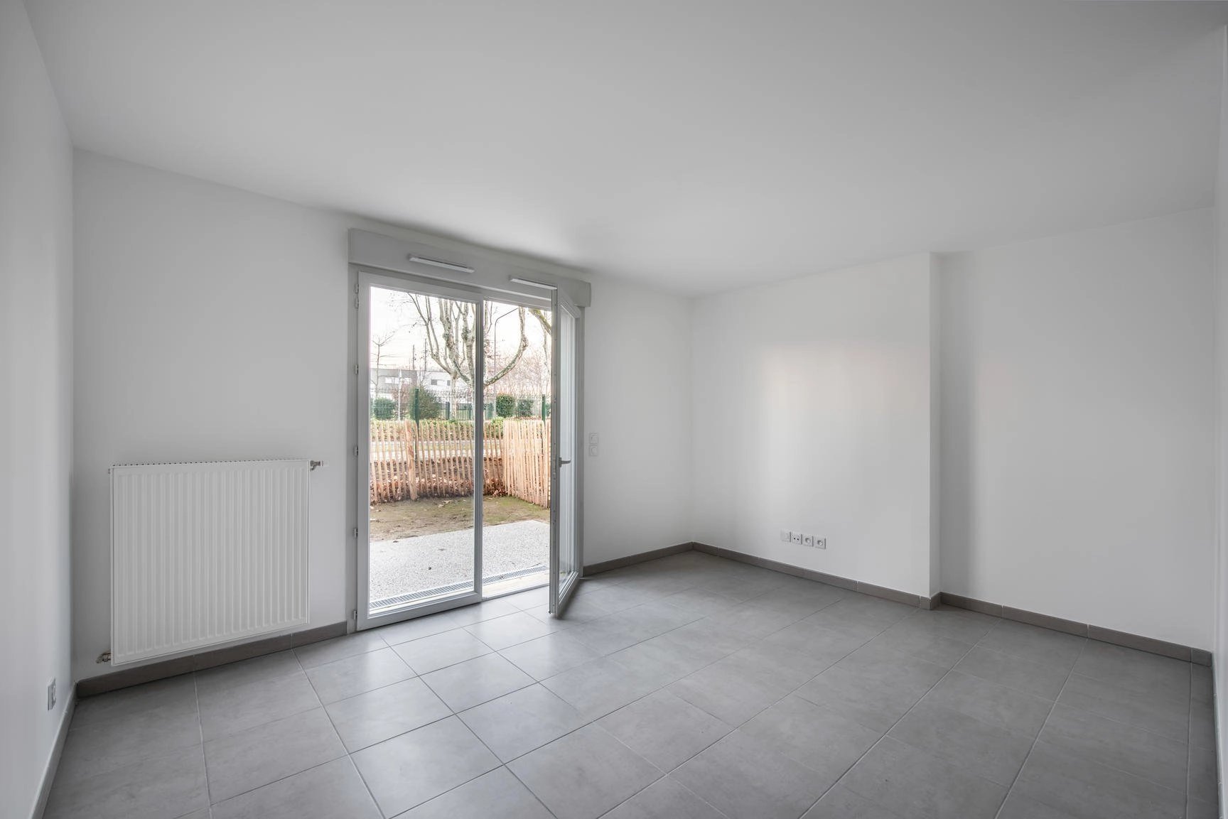 Maison en duplex avec terrasse et jardin