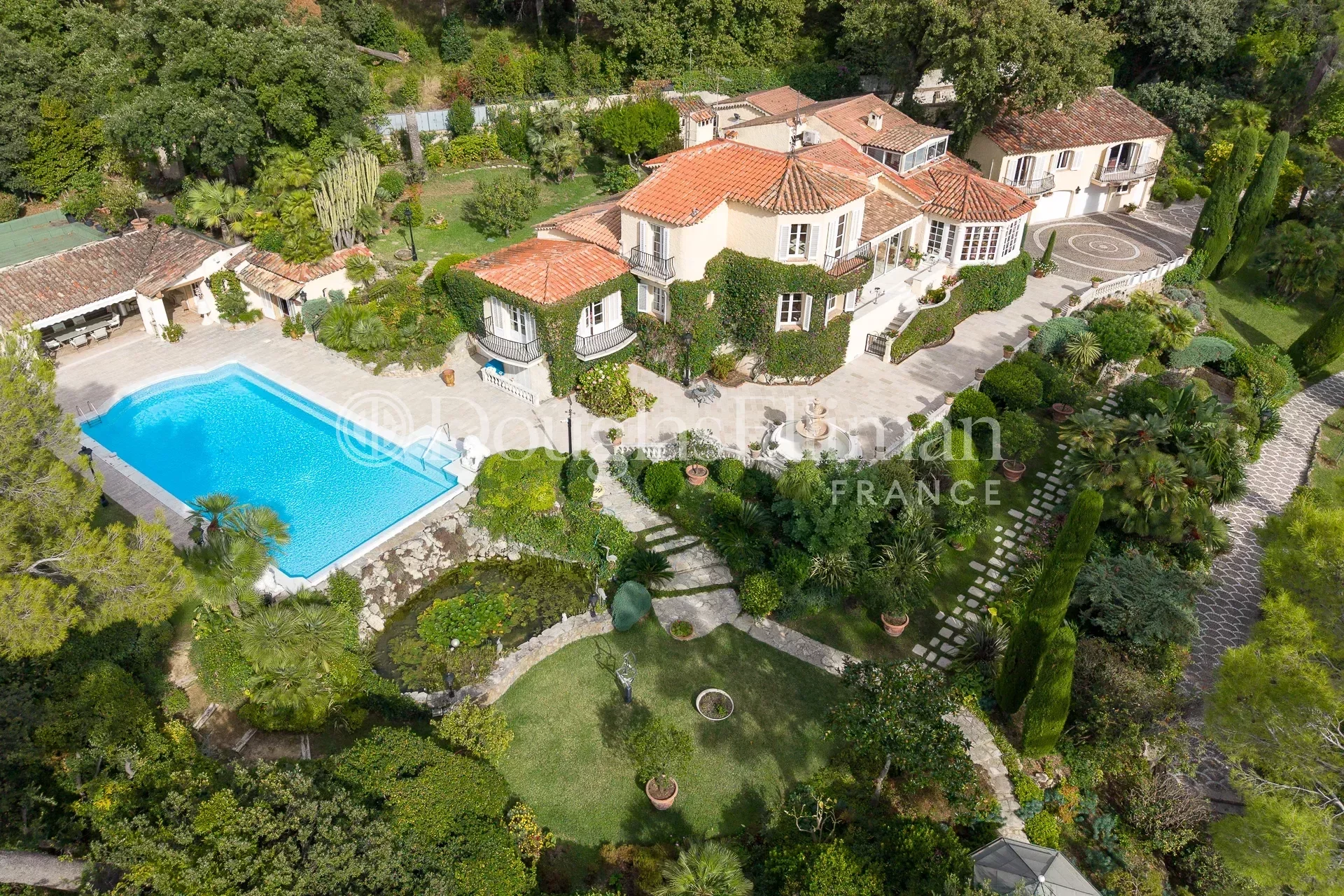 CANNES : Superbe Villa Classique avec Vue Mer - Image nᵒ3