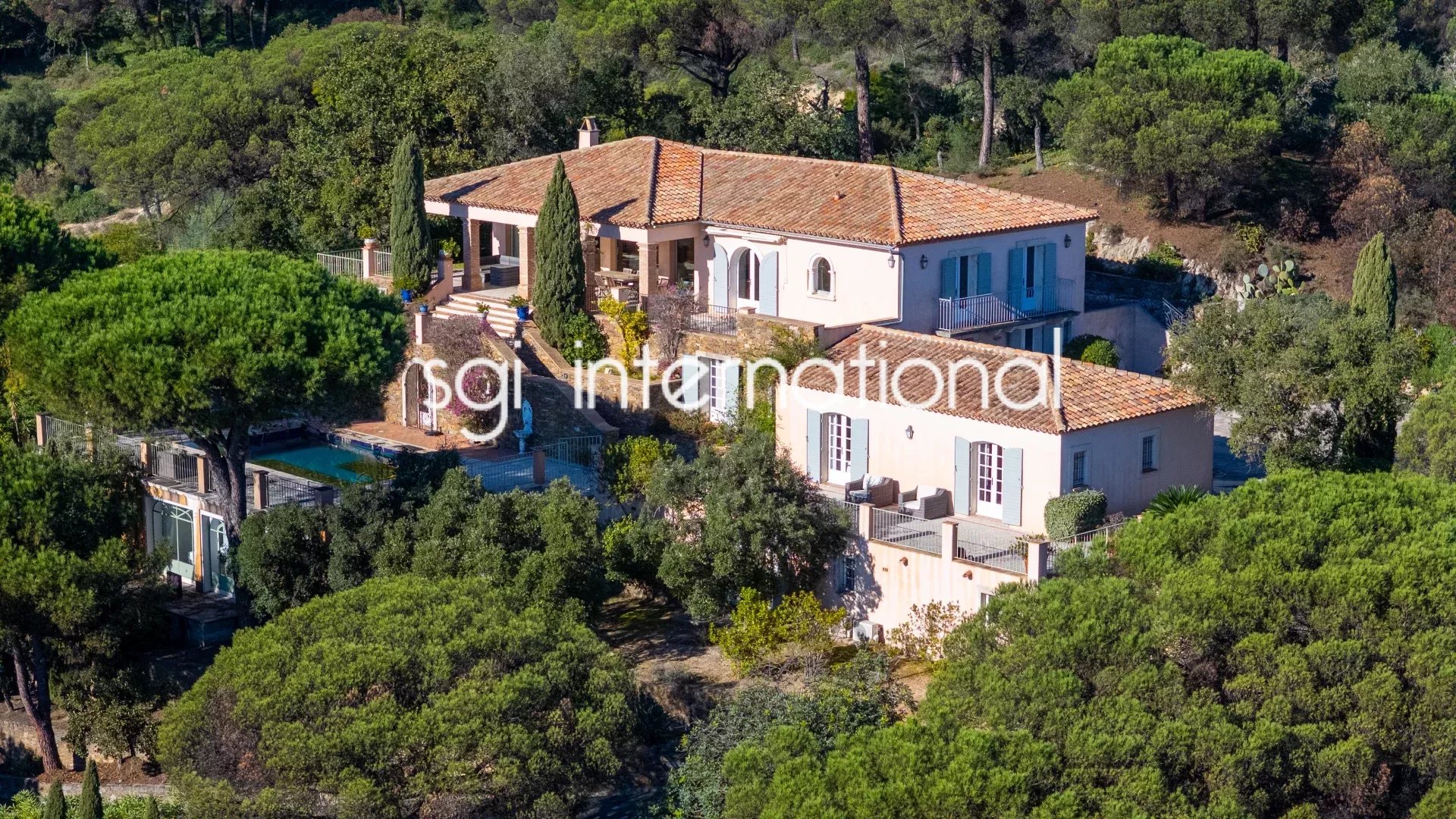 REF 2176 - RAMATUELLE - BASTIDE - VUE PANORAMIQUE