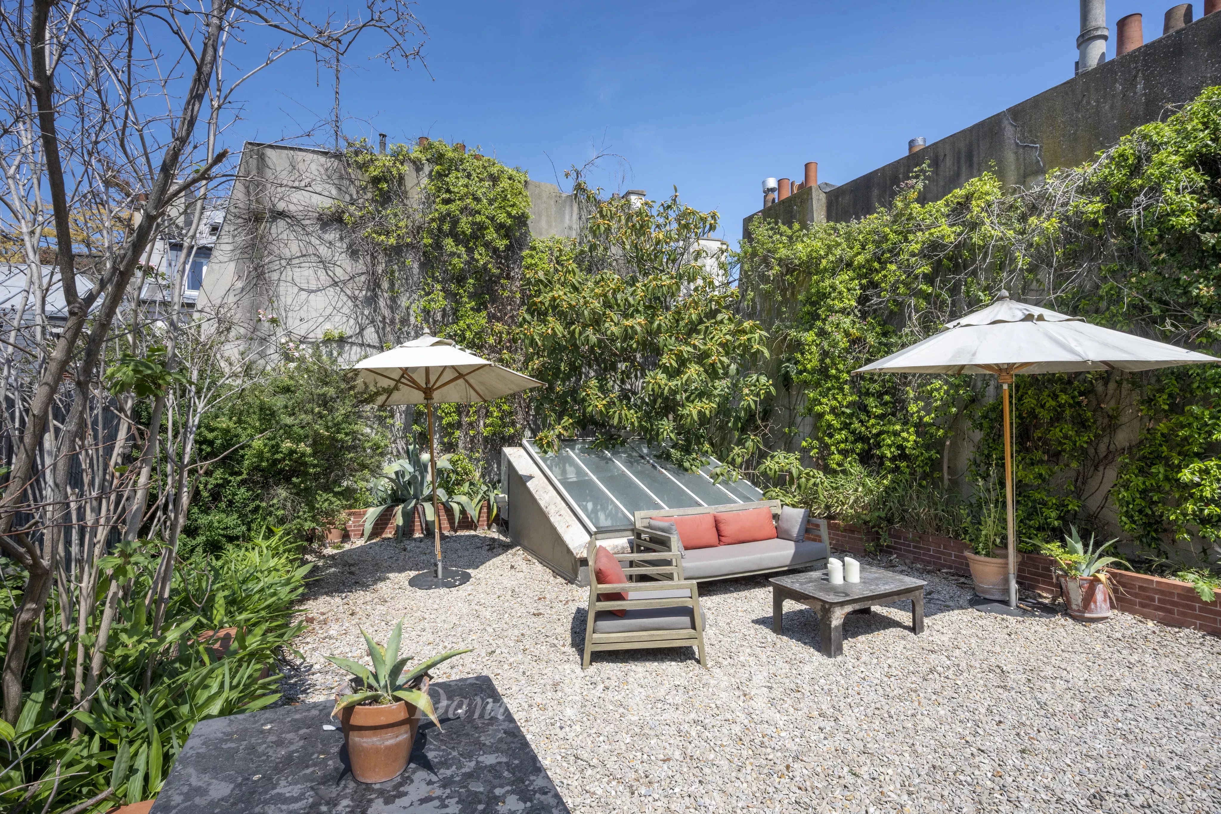 Paris VIe - ATELIER D'ARTISTE - LOFT- AVEC TERRASSE