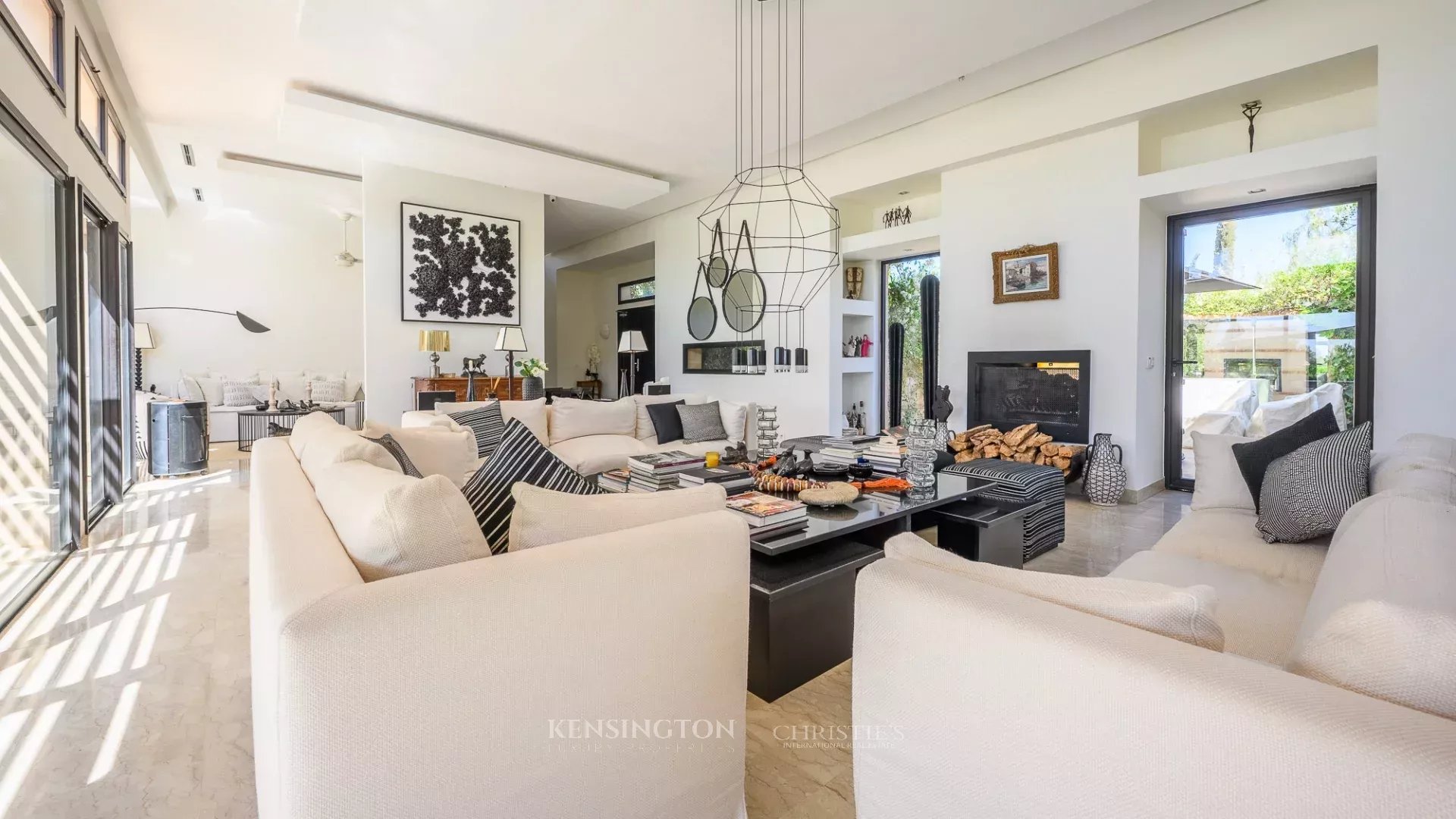 4 Bedroom Villa/Townhouse's Image 5