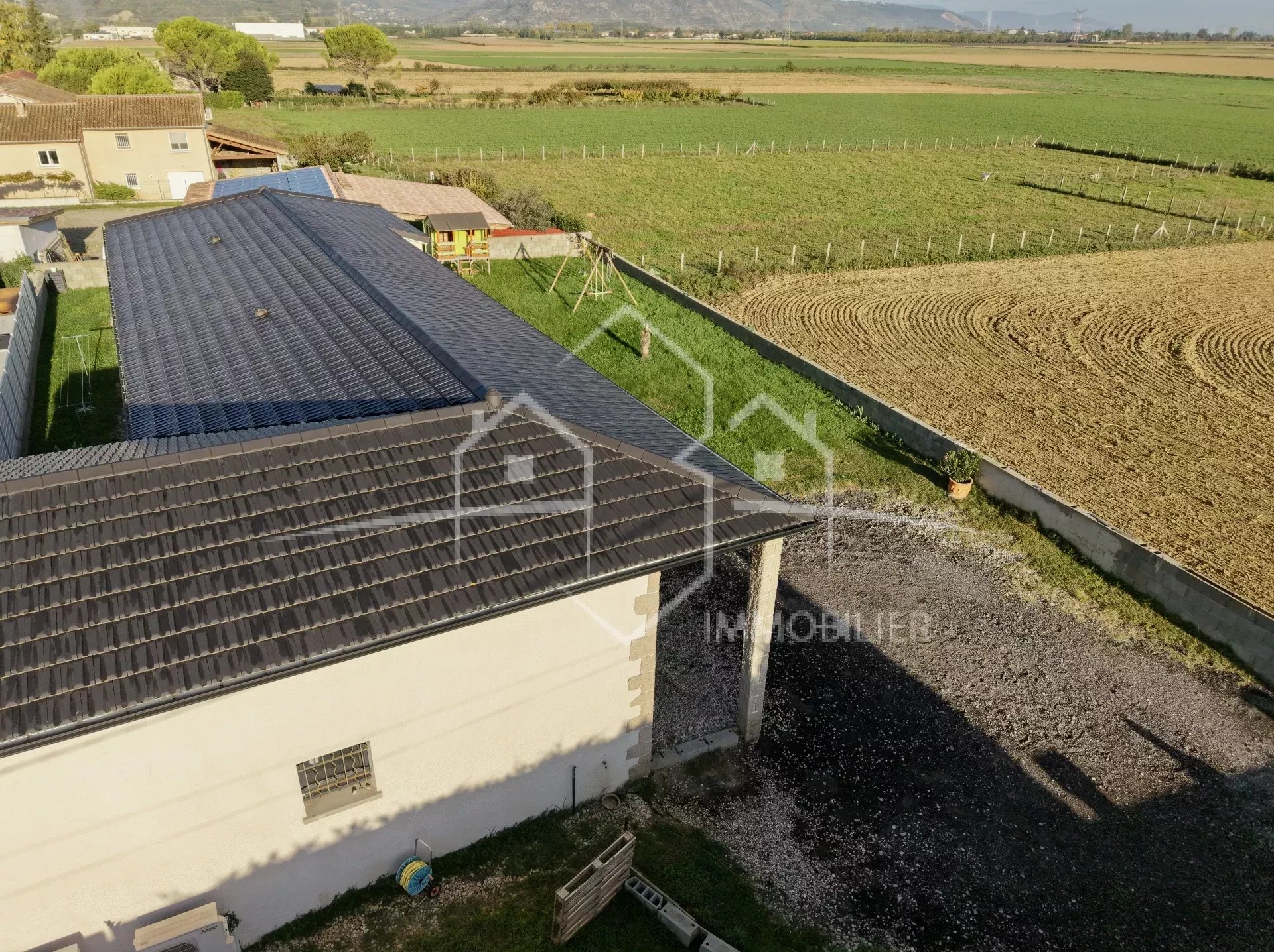 Maison récente  2017 de plain-pied 131m² hab, 4 chambres