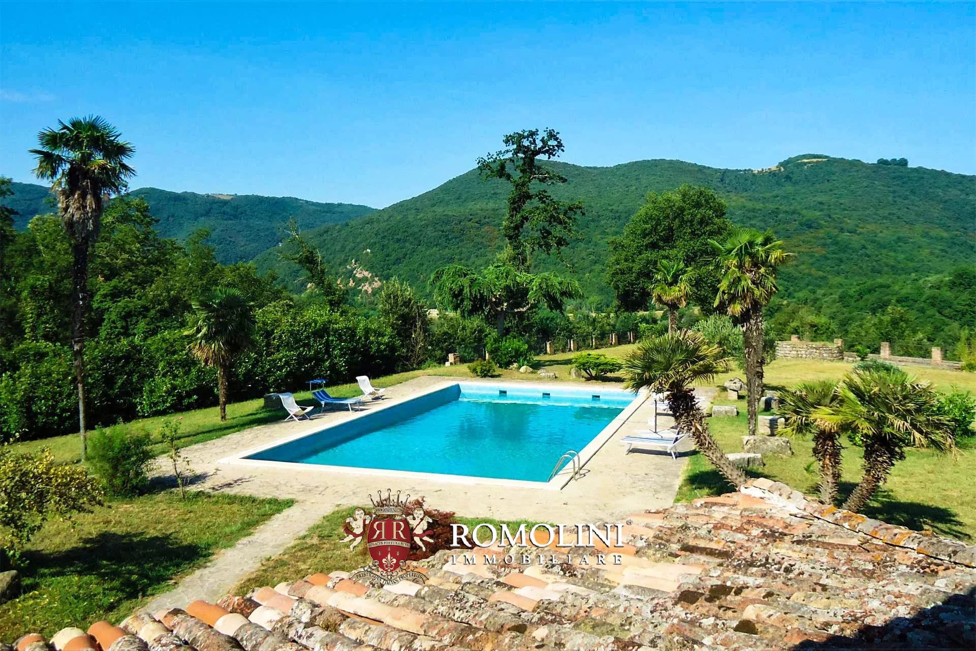 6 Bedroom Villa/Townhouse's Image 8