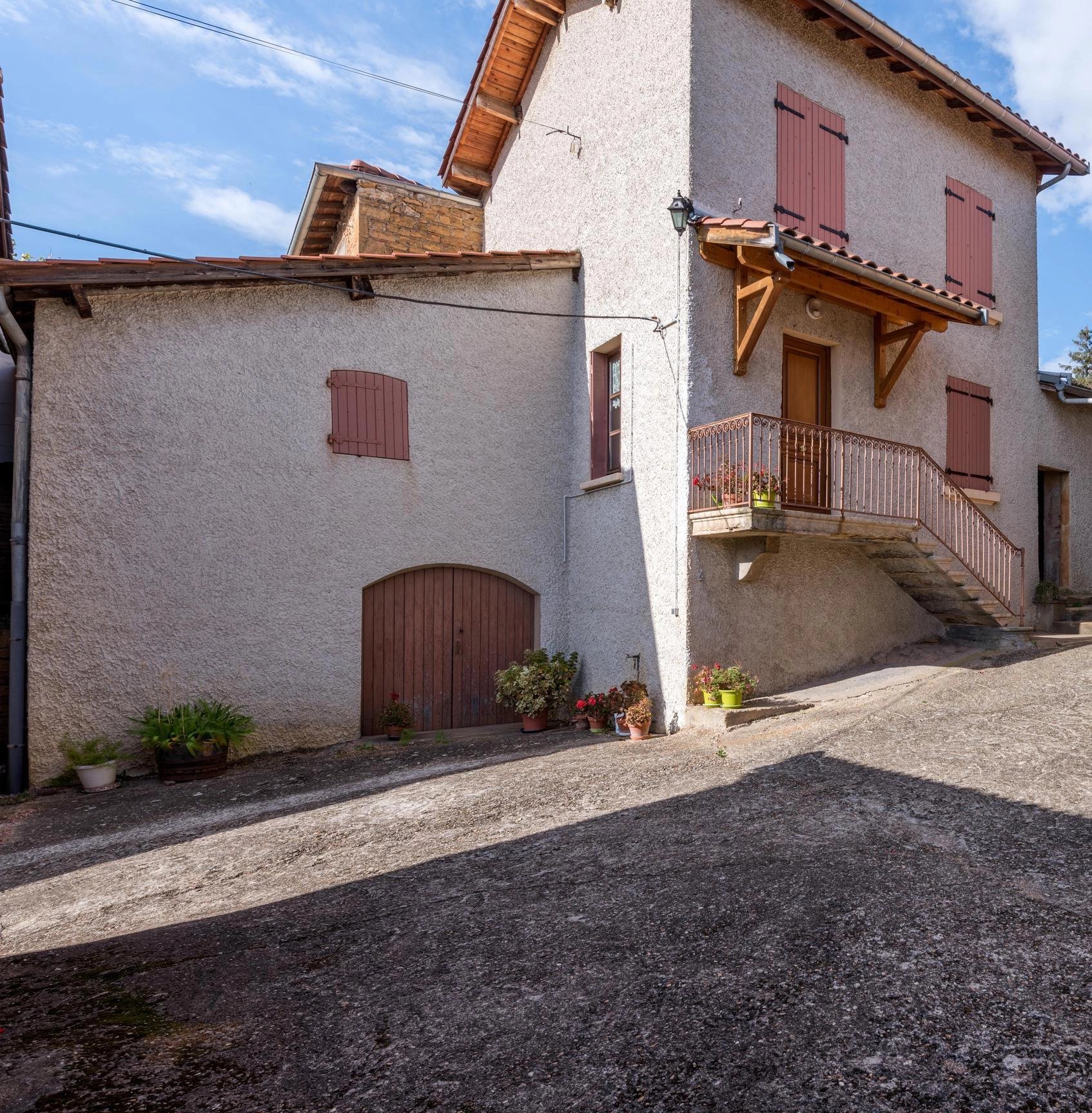 Morancé - Maison à rénover d'environ 65 m²