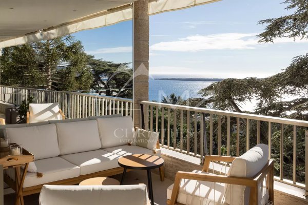 Cannes Californie - Exceptional apartment with panoramic sea view — photo 2