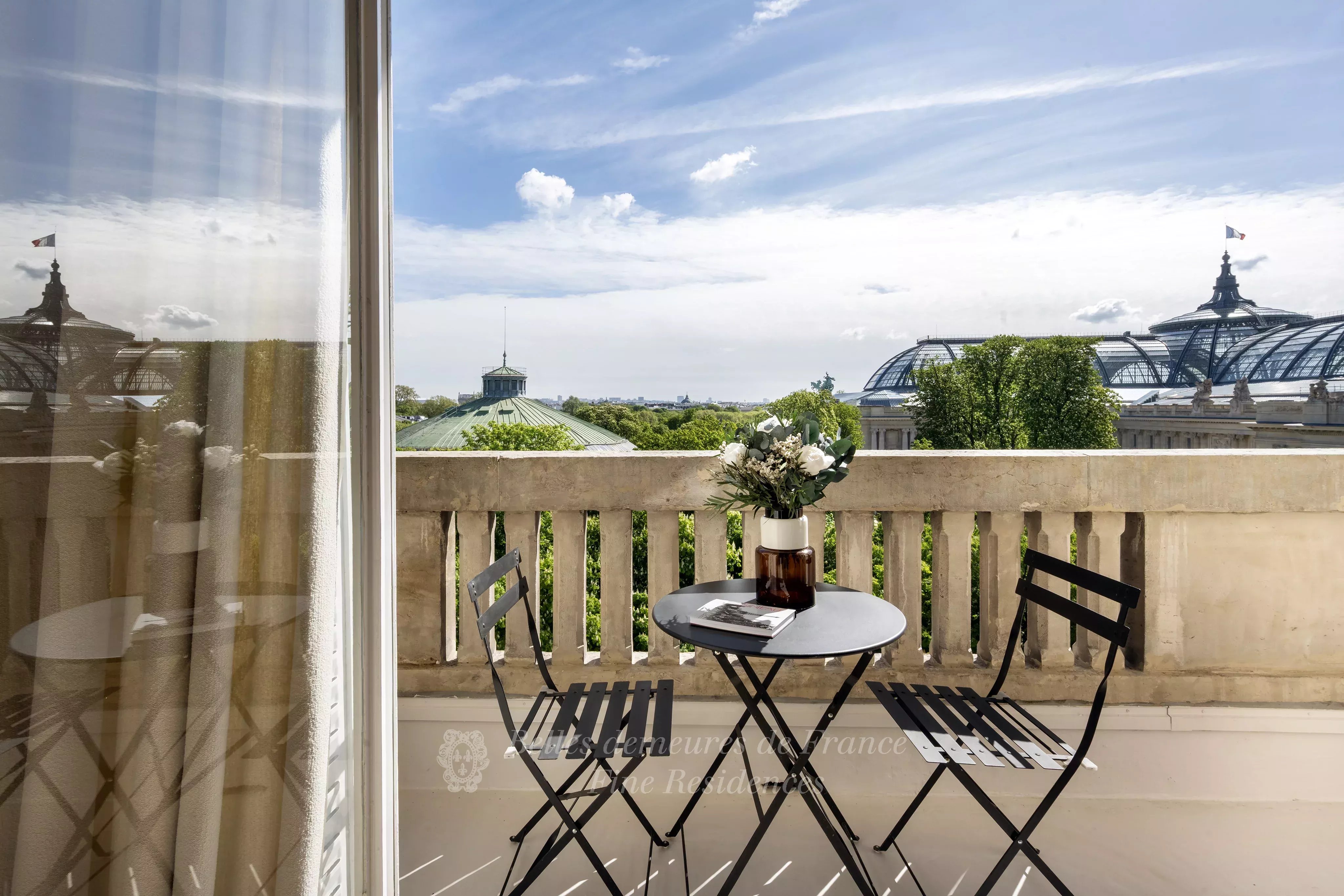 Paris 8th District - Golden triangle - Pied-à-terre with a view