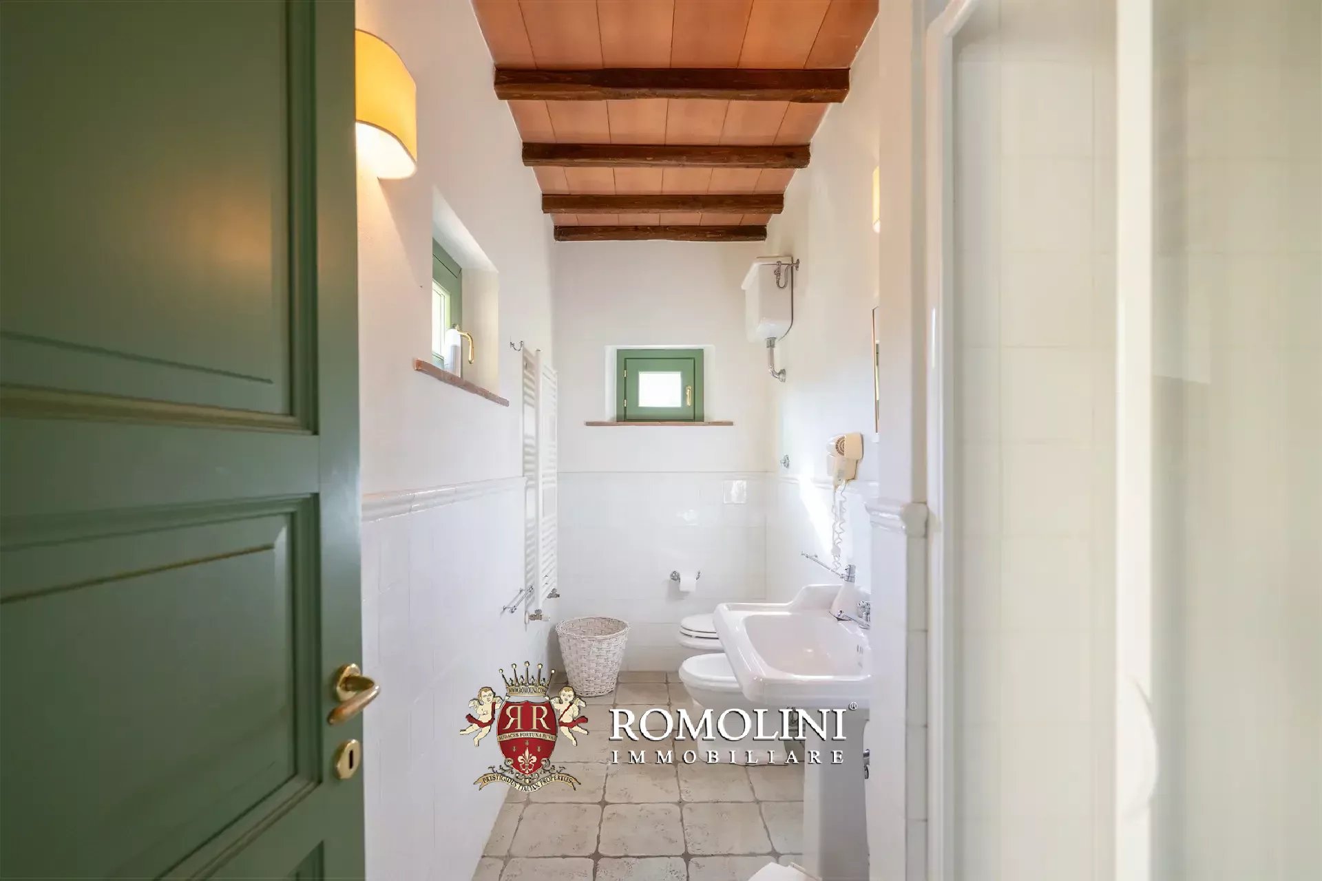 6 Bedroom Villa/Townhouse's Image 43