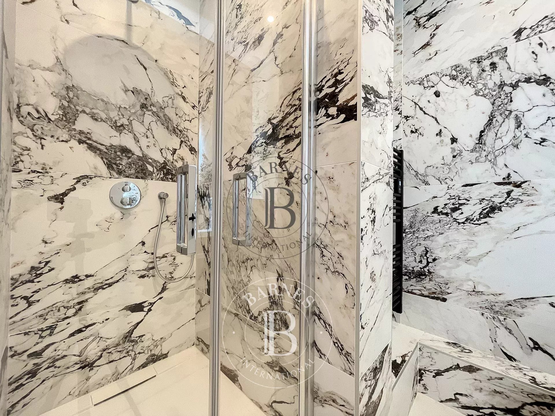 Daire Paris 8ème - picture 20