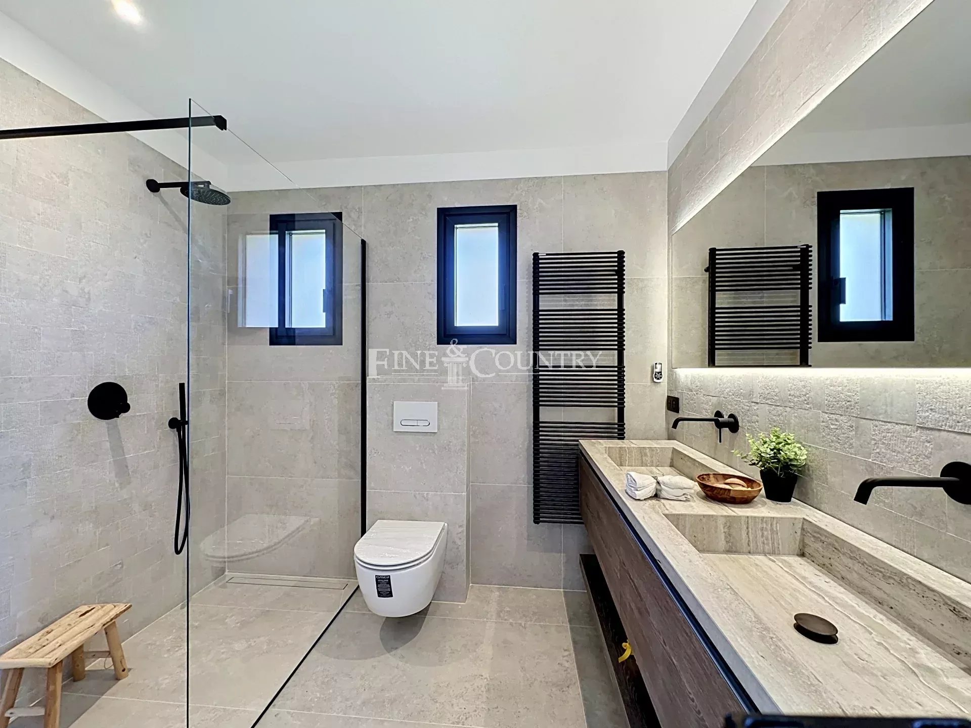 Photo of Villa in Saint-Paul-de-Vence for sale, village view