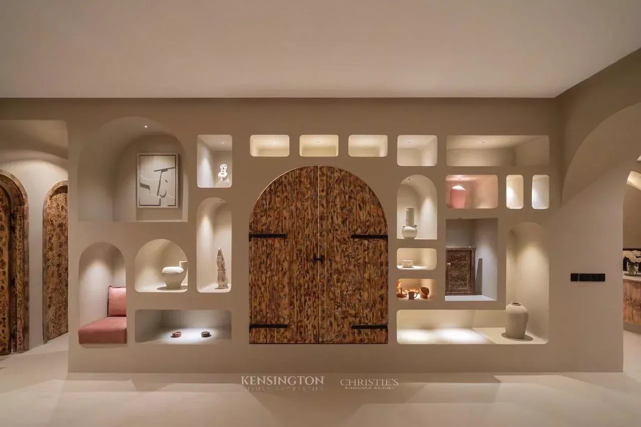 7 Bedroom Villa/Townhouse's Image 28