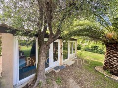 Single-story house in a quiet area – 6 rooms – Flat land of 1,500 m² — photo 5 of 7